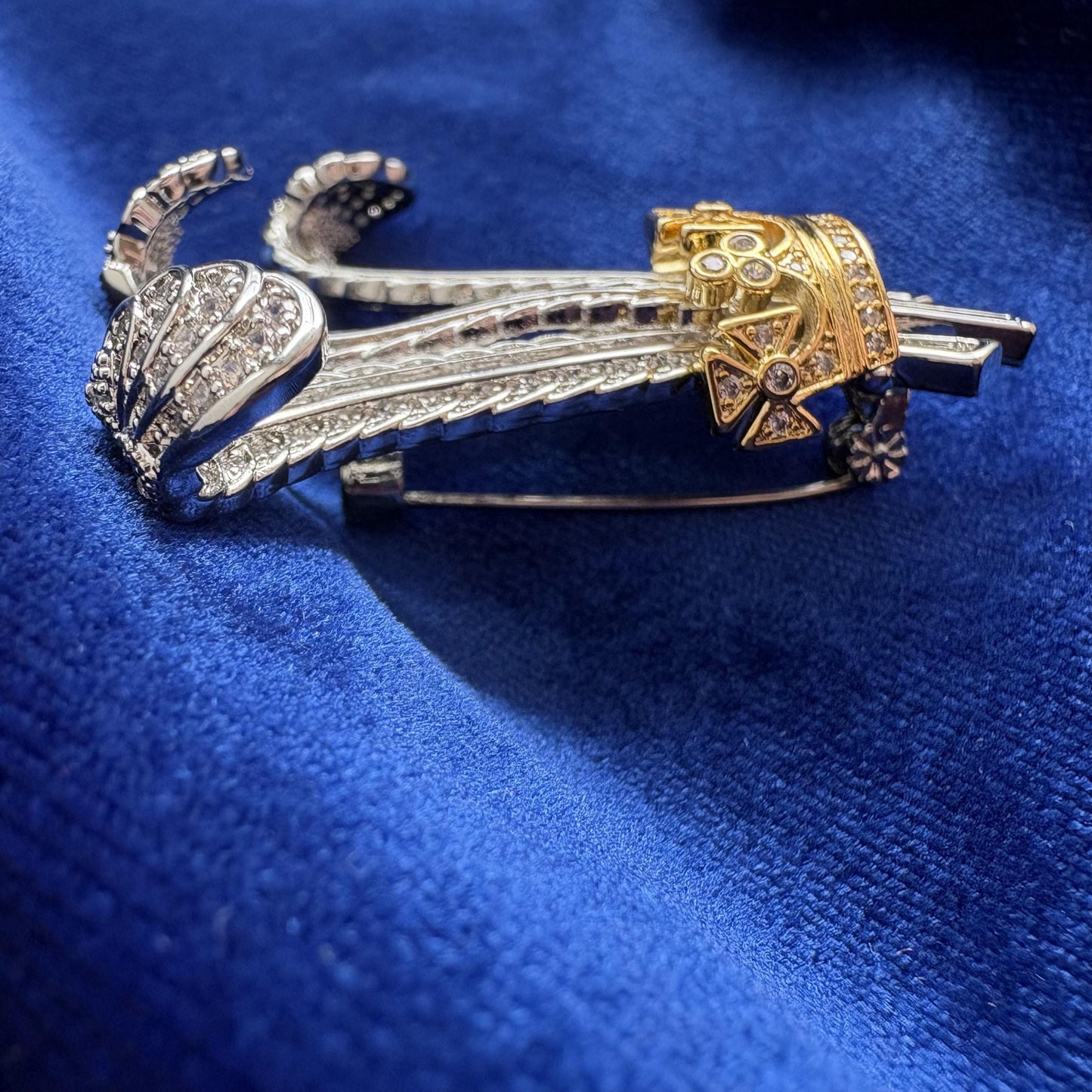 Prince of Wales Feather Brooch Duchess of Windsor Gold & Silver Royal Jewelry Full CZ Diamond Cubic Zircon Wedding Style Luxury Bridal Pin