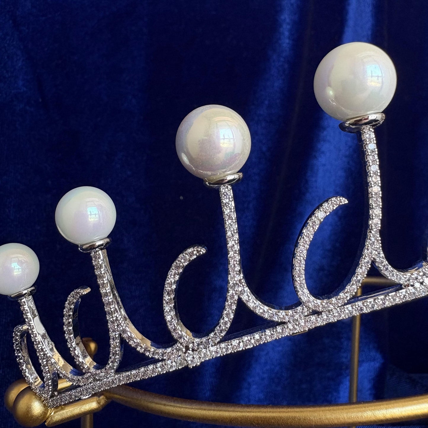 Queen Letizia of Spain Pearl Fleur de Lys Tiara Royal Jewelry Cubic Zirconia Diamond Bridal Wedding Crown Silver Classic Baroque Headpiece