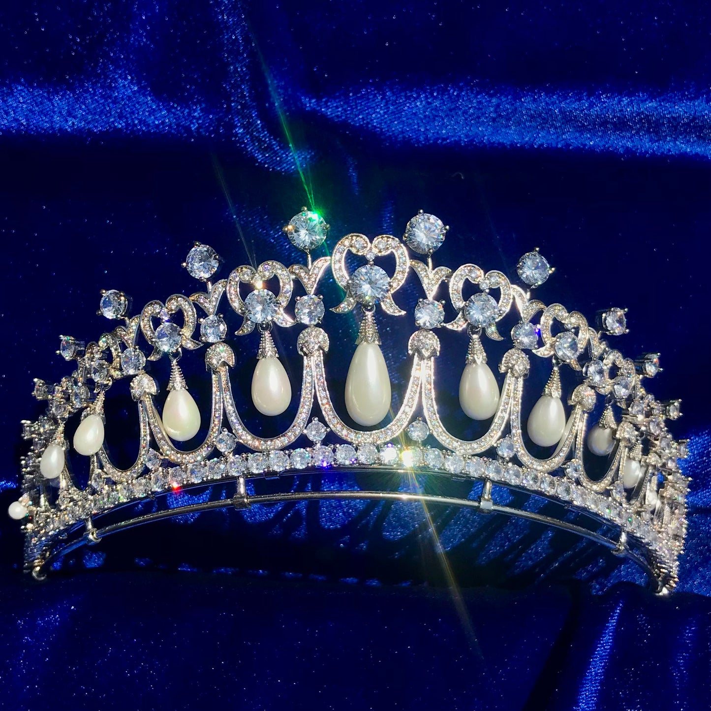 Queen Mary's Cambridge Lover's Knot Tiara (Princess Diana & Catherine)