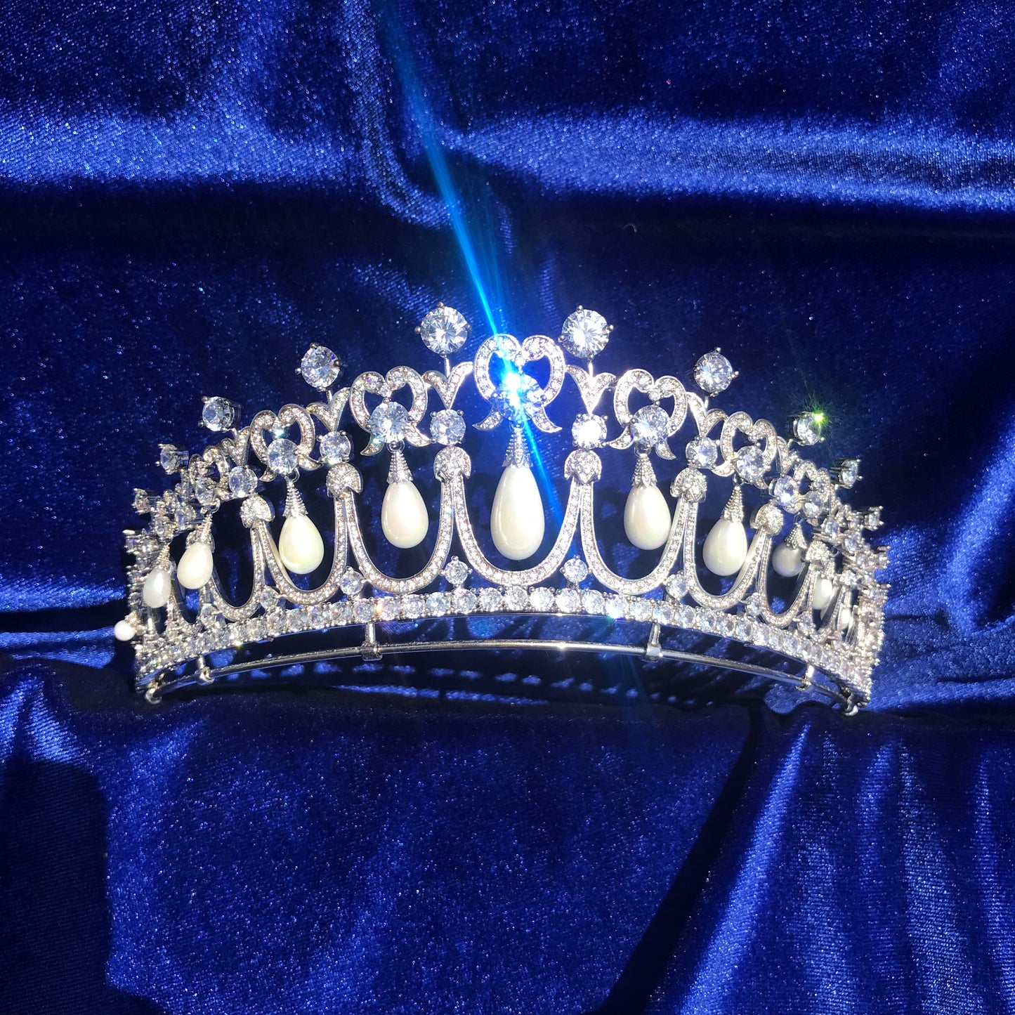 Queen Mary's Cambridge Lover's Knot Tiara (Princess Diana & Catherine)