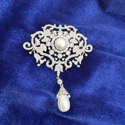 The Richmond Brooch Queen Elizabeth Richmond Brooch