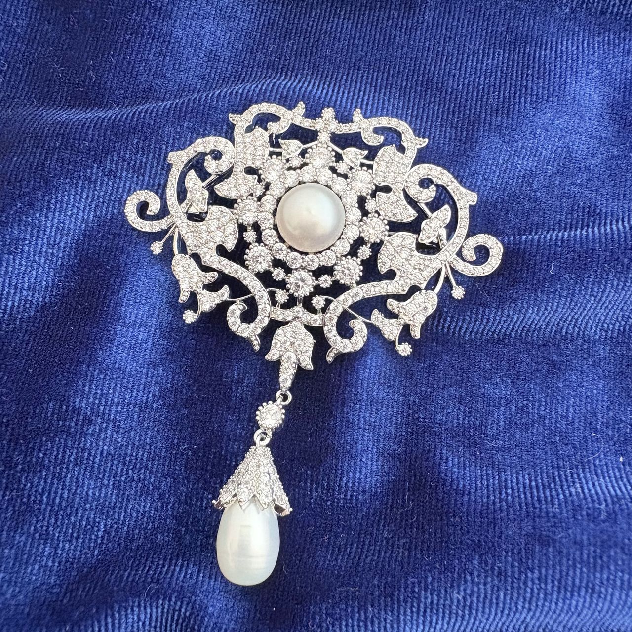 The Richmond Brooch Queen Elizabeth Richmond Brooch