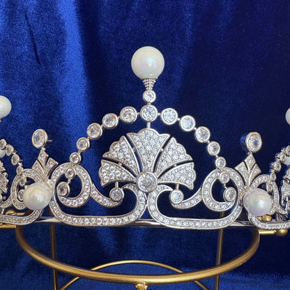 Queen Mother's Lotus Flower Papyrus Tiara Replica - Kate Middleton