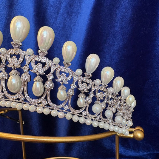 Bavarian Lover's Knot Tiara- Queen Therese