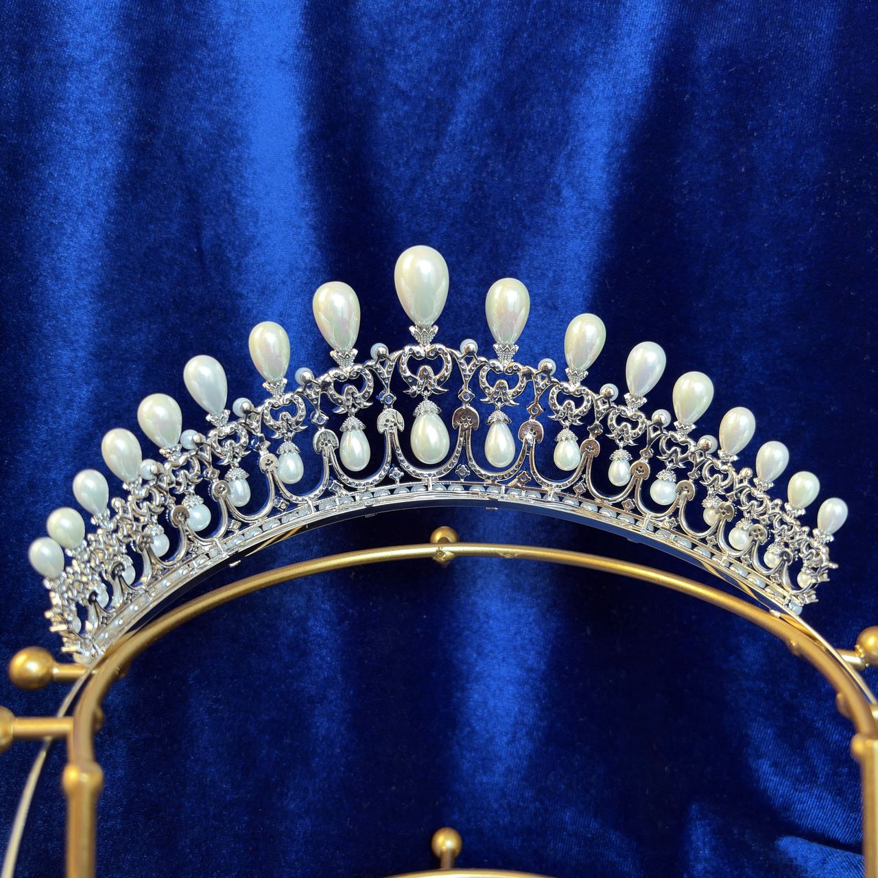 Bavarian Lover's Knot Tiara- Queen Therese