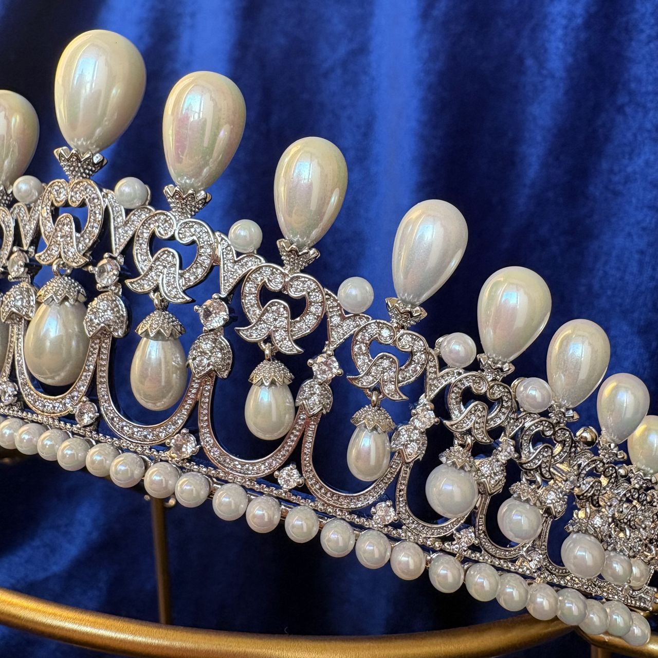 Bavarian Lover's Knot Tiara- Queen Therese