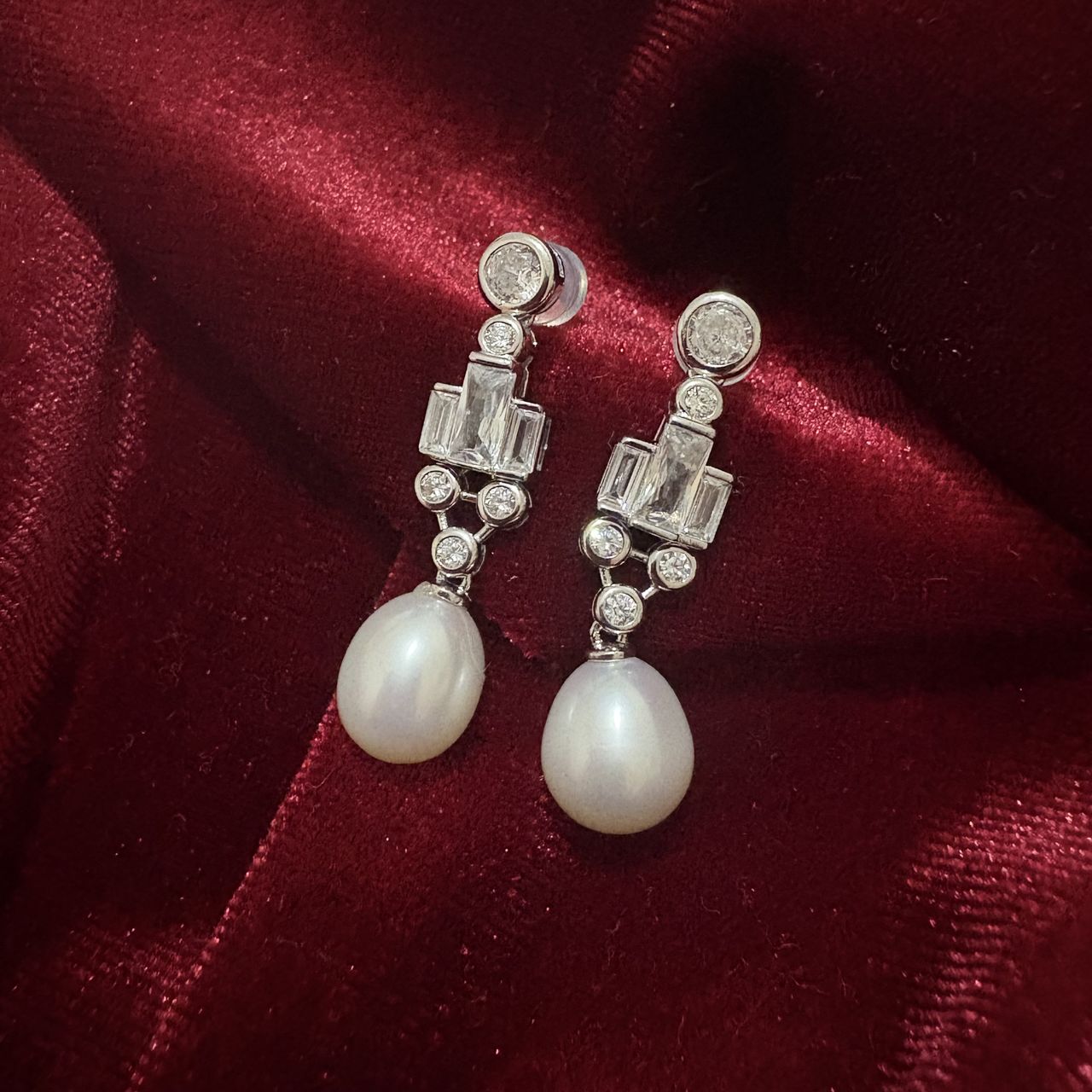 Kate Middleton Bahrain Pearl Earrings aka Queen Elizabeth II's 1947 Wedding Gift Earrings