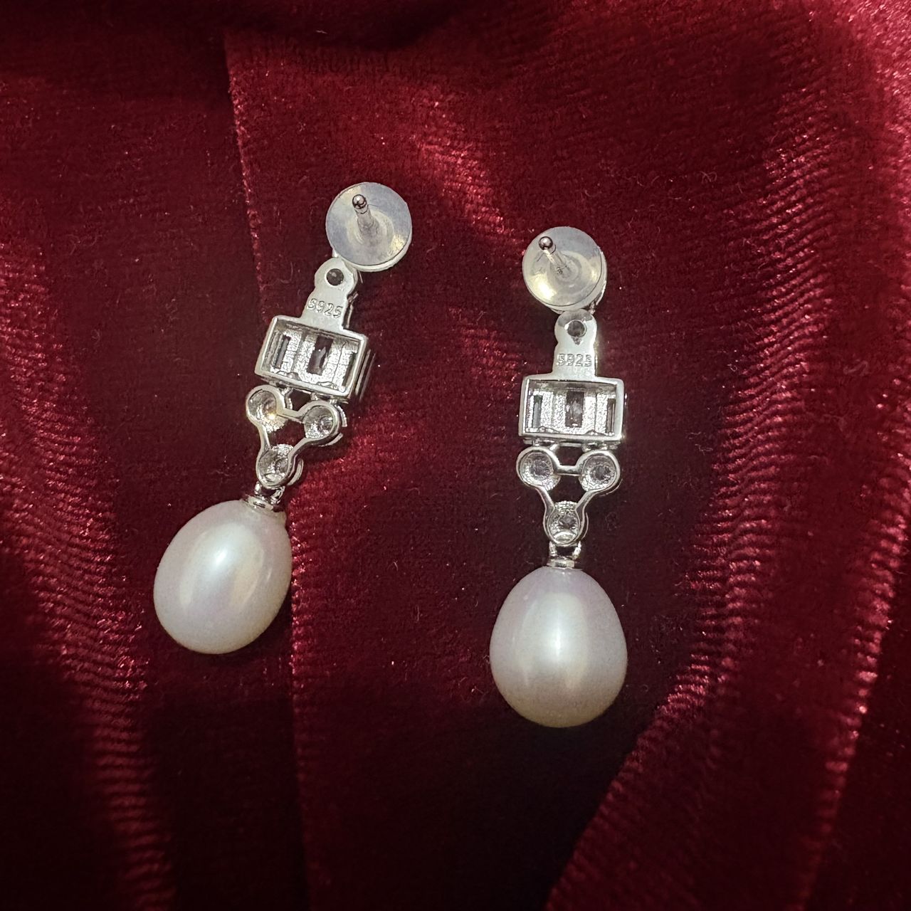 Kate Middleton Bahrain Pearl Earrings aka Queen Elizabeth II's 1947 Wedding Gift Earrings