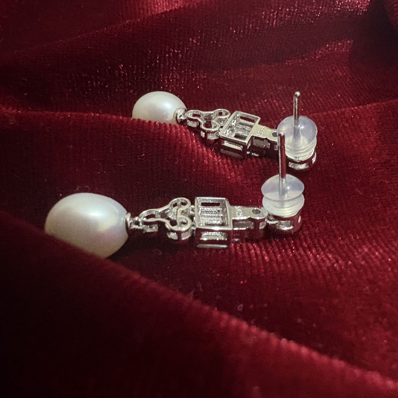 Kate Middleton Bahrain Pearl Earrings aka Queen Elizabeth II's 1947 Wedding Gift Earrings