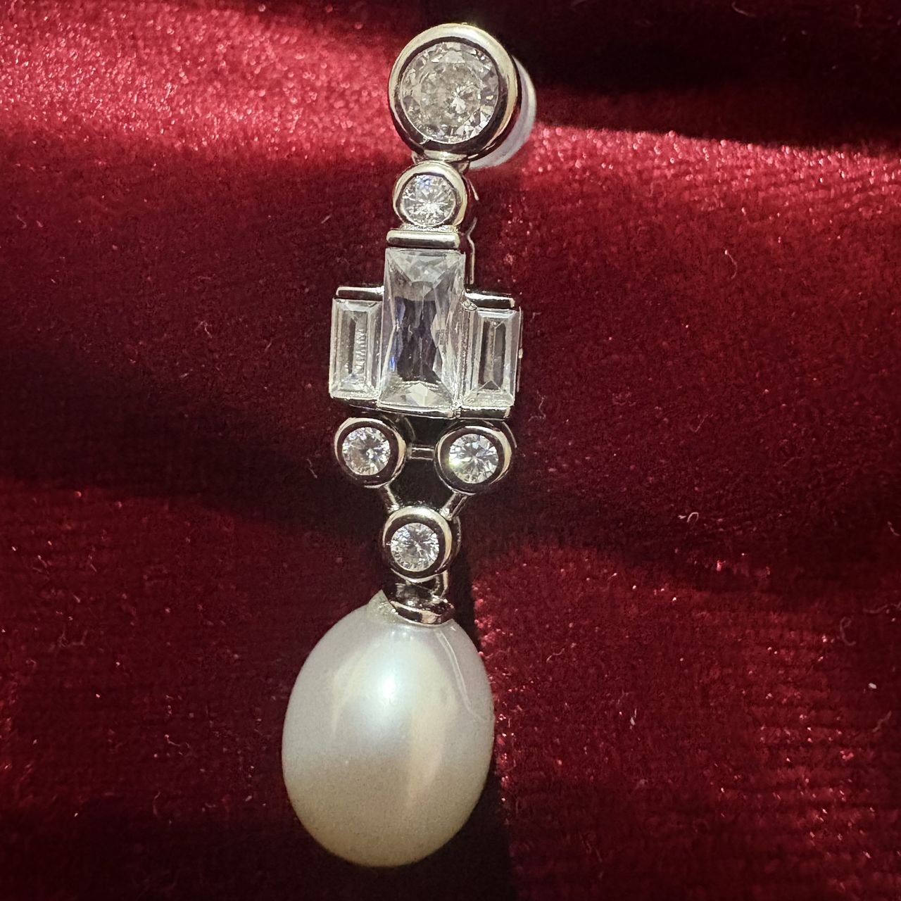 Kate Middleton Bahrain Pearl Earrings aka Queen Elizabeth II's 1947 Wedding Gift Earrings