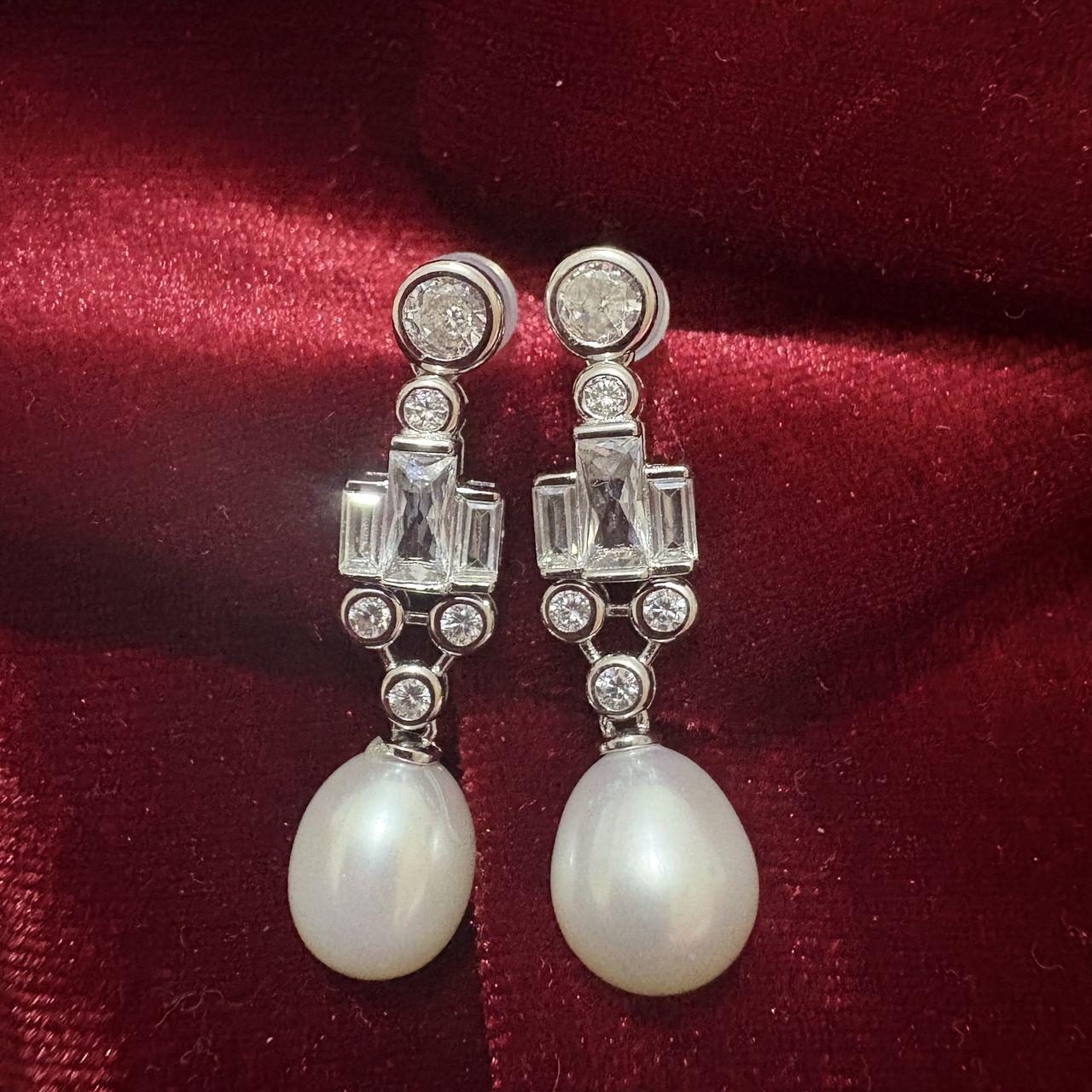 Kate Middleton Bahrain Pearl Earrings aka Queen Elizabeth II's 1947 Wedding Gift Earrings