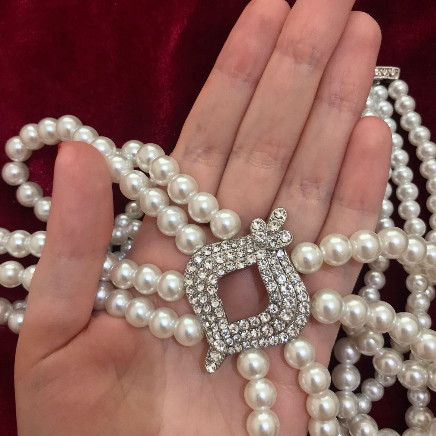 Kate Middleton - Queen Elizabeth II Pearl Choker