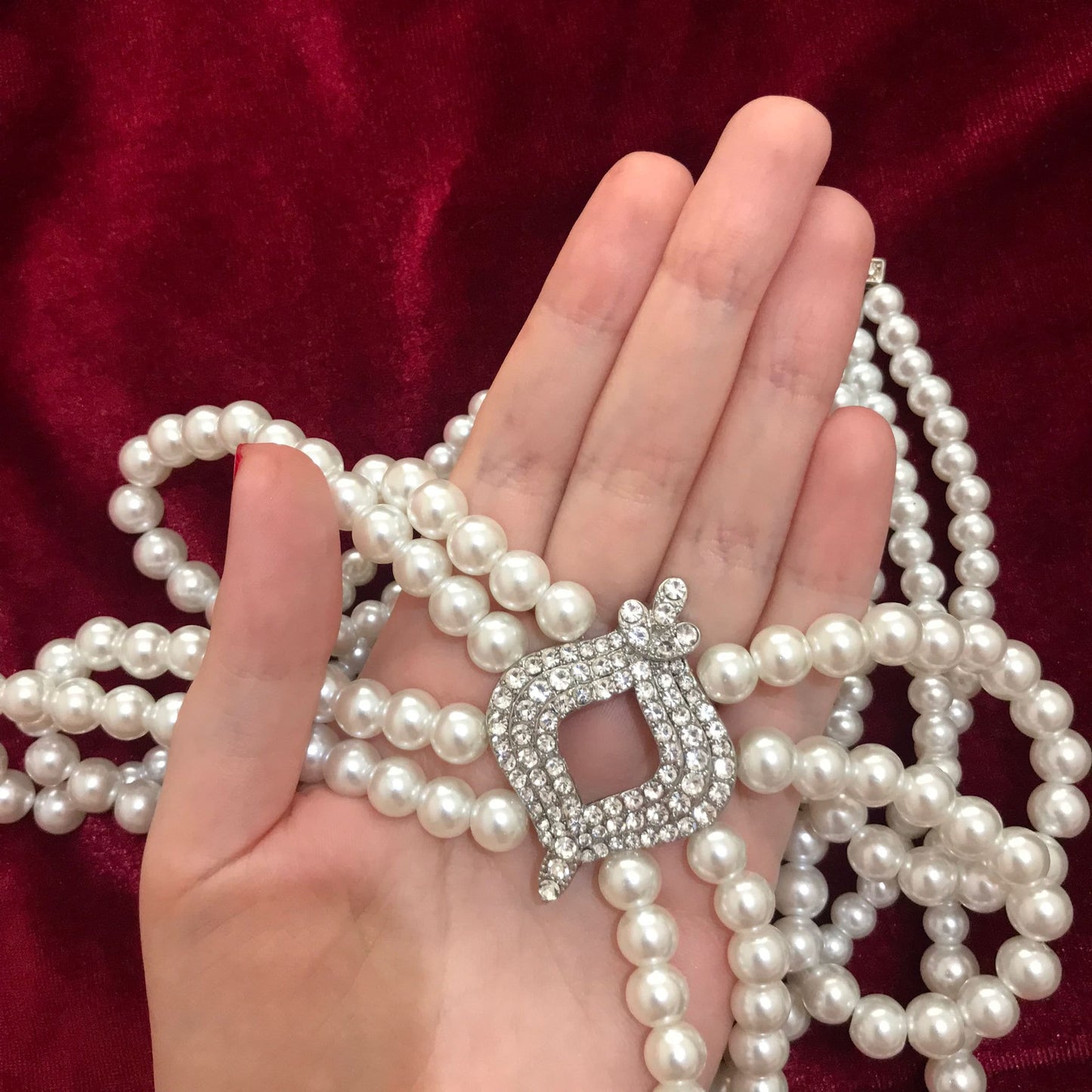 Kate Middleton - Queen Elizabeth II Pearl Choker