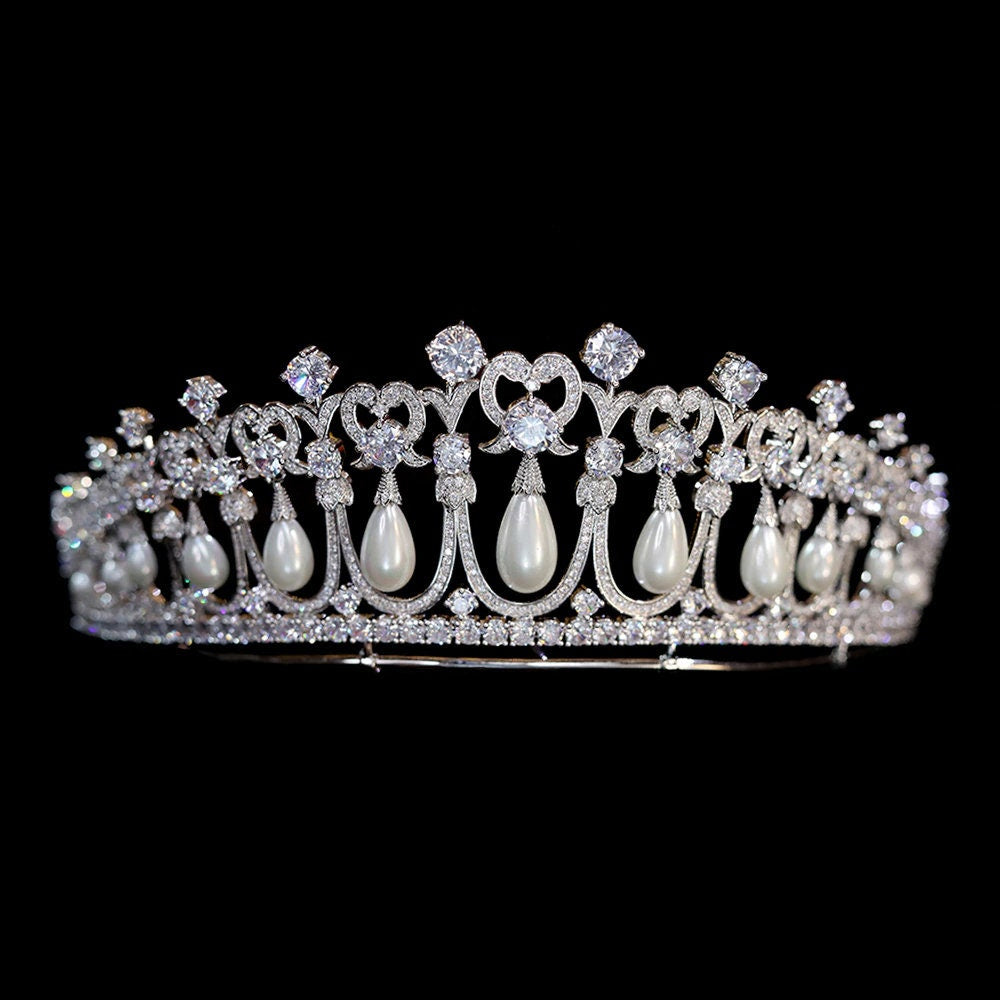 Queen Mary's Lover's Knot Tiara - Queen Elizabeth II - Kate Middleton - Diana Spencer Royal Bridal Tiara Wedding Headpiece