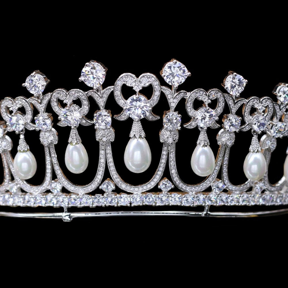 Queen Mary's Lover's Knot Tiara