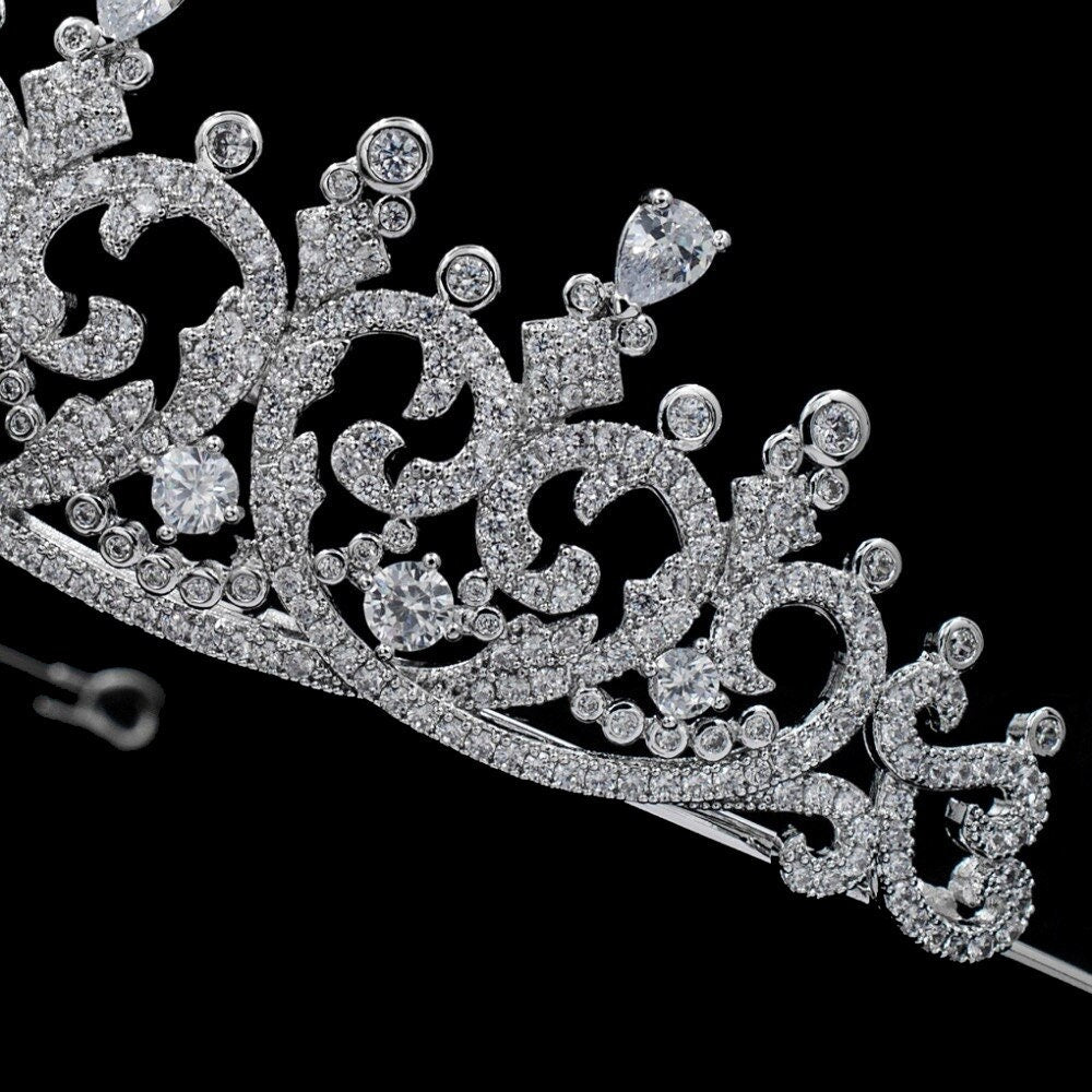 The Countess of Moy Royal Tiara Luxury Classic Wedding Crown Bridal Headpiece - Finest Ultra Reflective 5A CZ - Romantic and Elegant