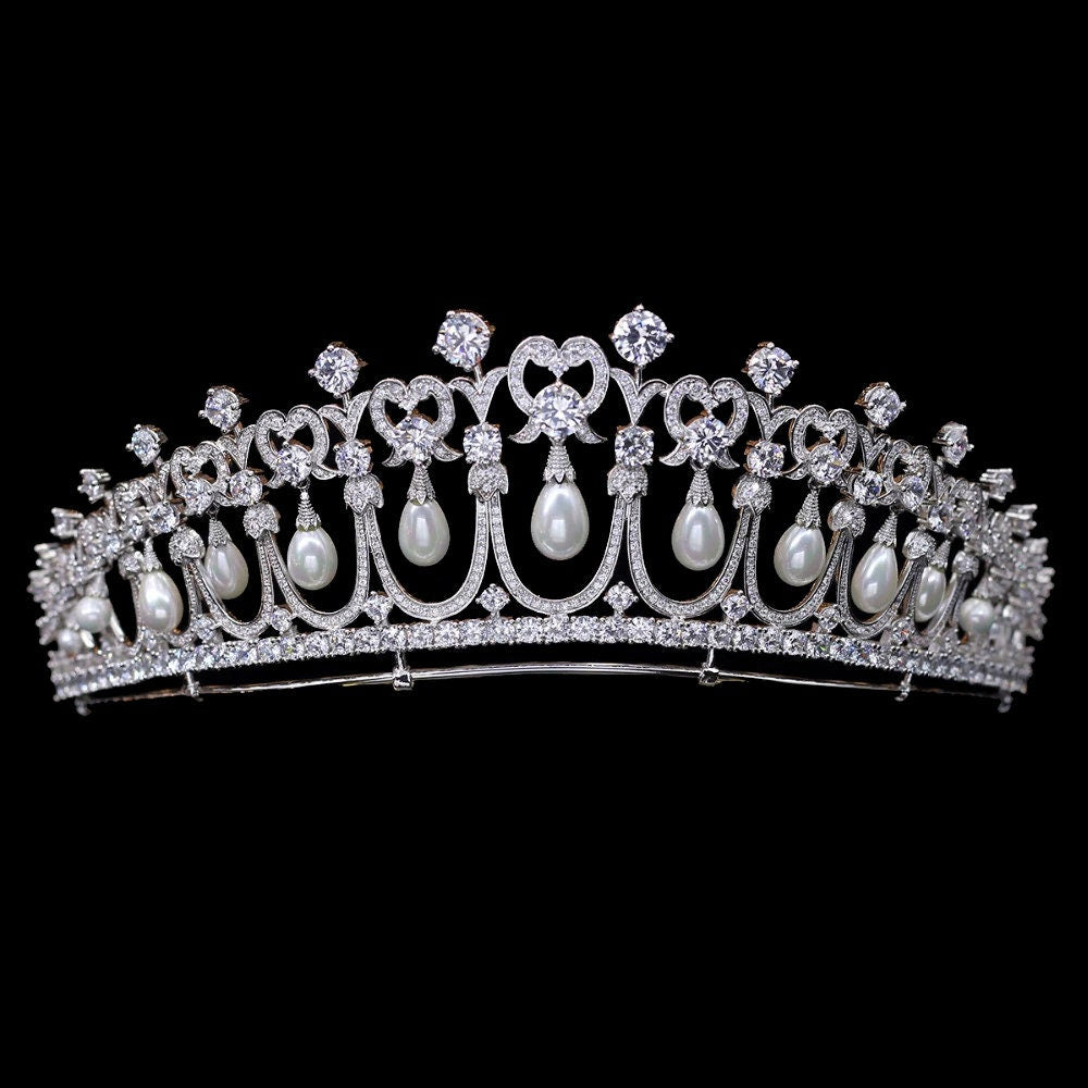 Queen Mary's Lover's Knot Tiara - Queen Elizabeth II - Kate Middleton - Diana Spencer Royal Bridal Tiara Wedding Headpiece