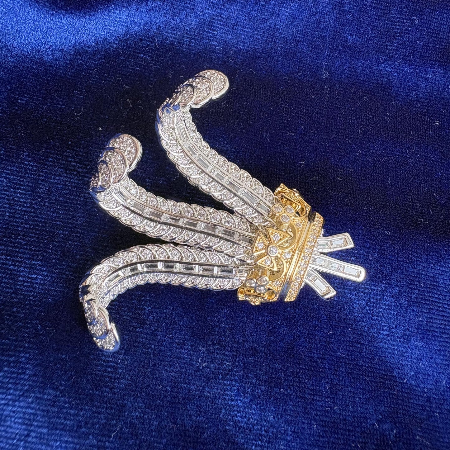 Prince of Wales Feather Brooch Duchess of Windsor Gold & Silver Royal Jewelry Full CZ Diamond Cubic Zircon Wedding Style Luxury Bridal Pin