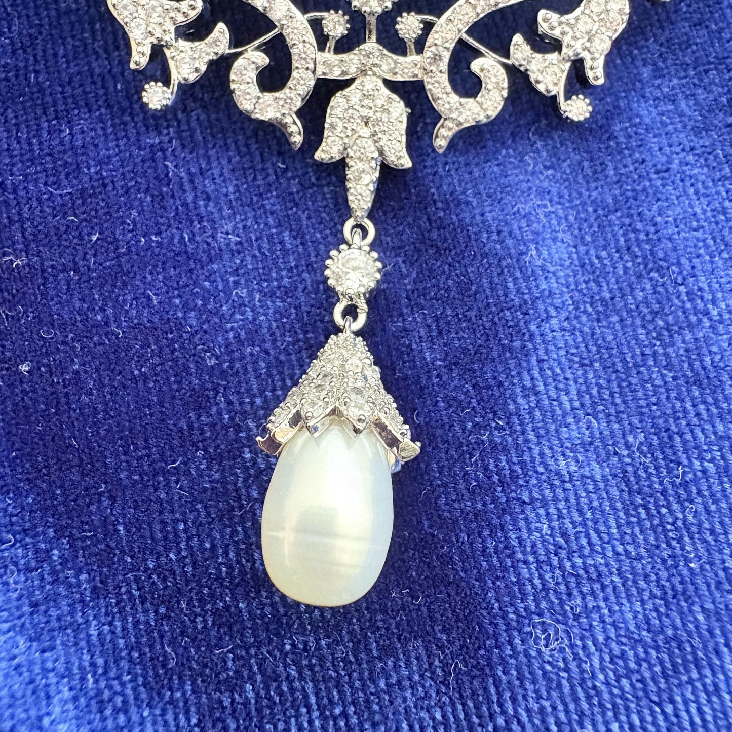 The Richmond Brooch Queen Elizabeth II CZ Cubic Zirconia Freshwater Pearl Stomacher Silver Luxury Handmade Vintage Pin British Royal Jewelry