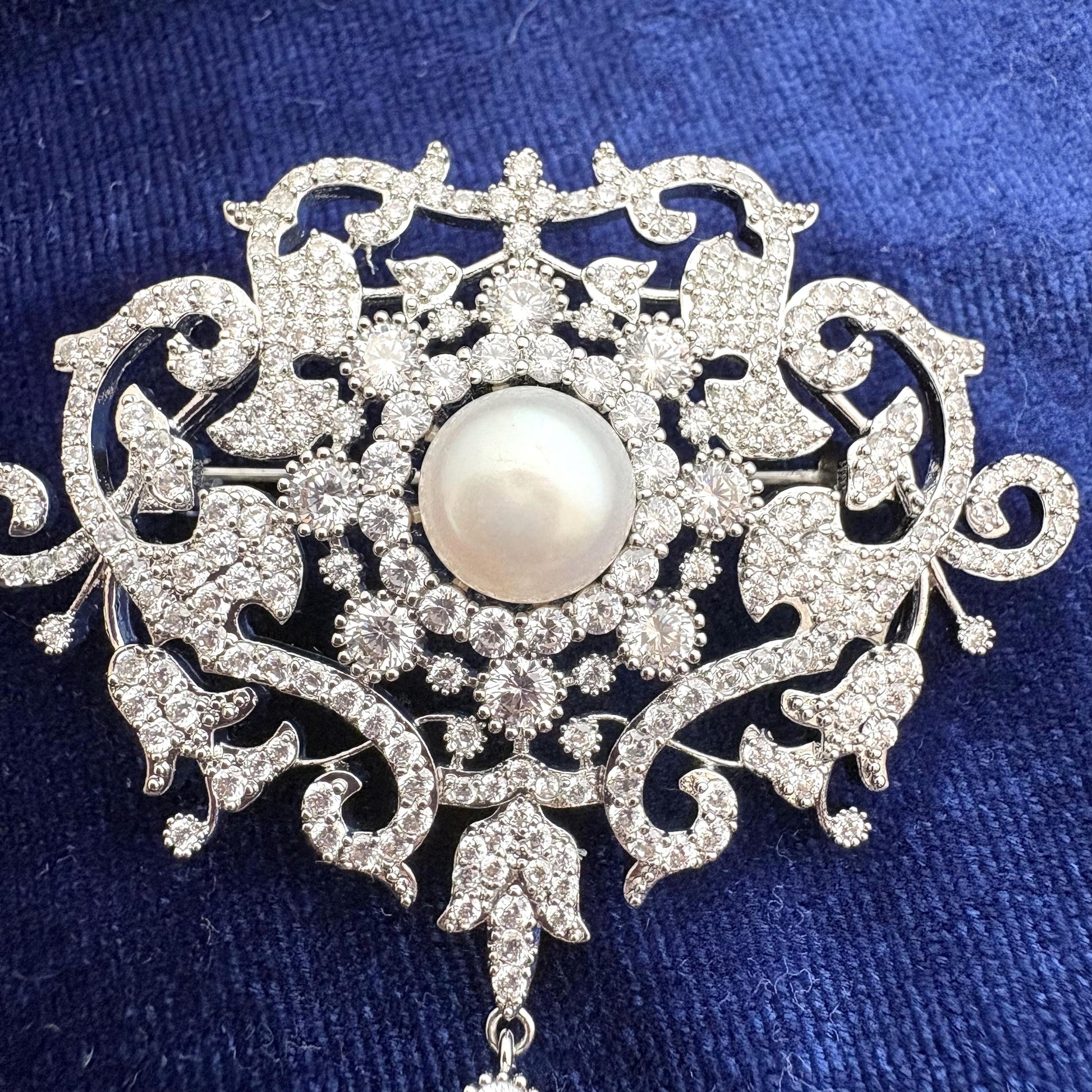 luxury royal jewel replicas queen elizabeth ii the richmond brooch