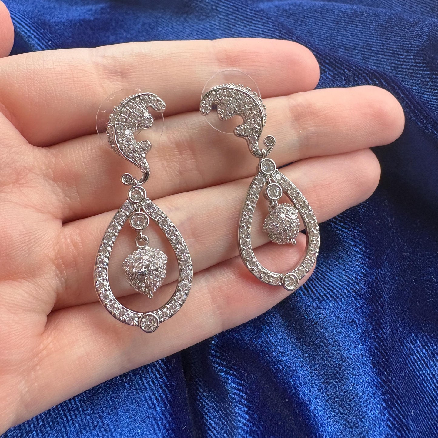 Catherine, Princess of Wales Duchess of Cambridge Wedding Bridal Earrings Silver CZ Zirconia Dangle Drop Luxury Royal Jewelry Classic