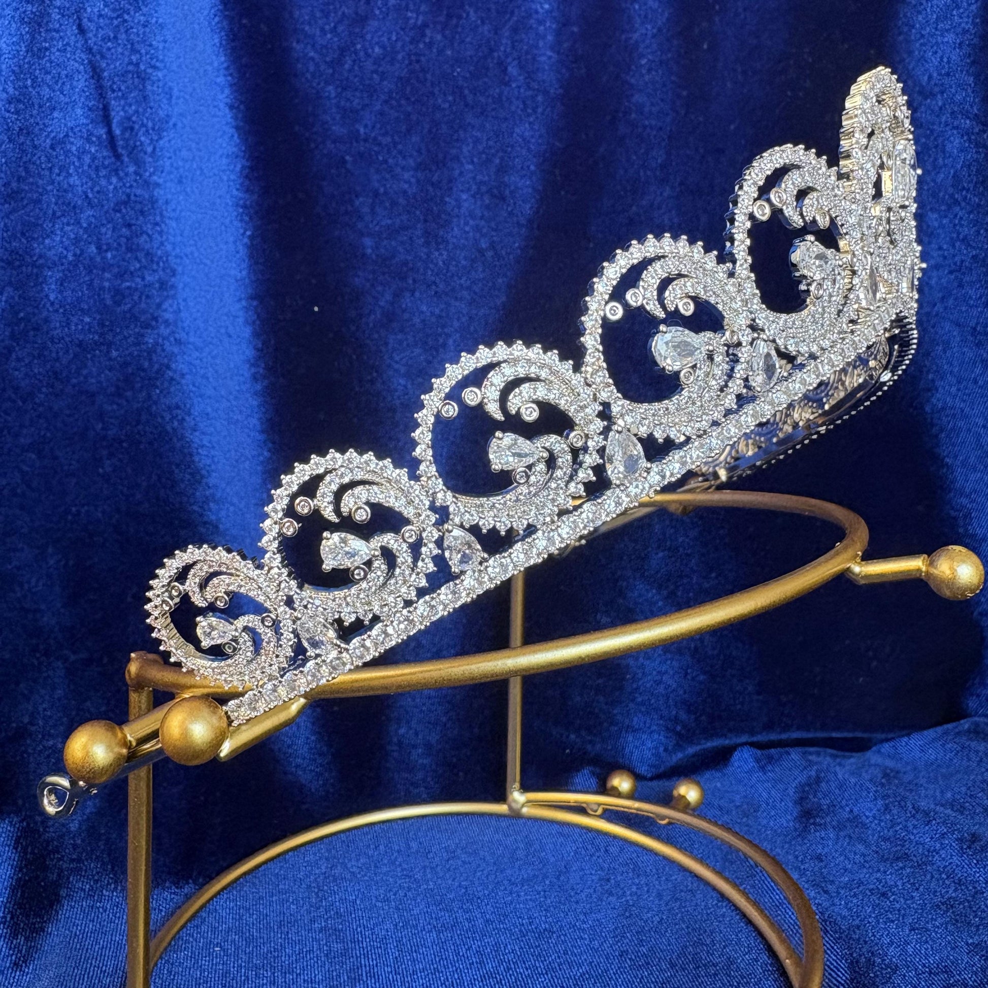 Princess Charlene The Ocean Royal Tiara Cubic Zirconia American Diamond Wedding Crown Jewels Silver Bridal Headpiece Elegant Wave Scroll