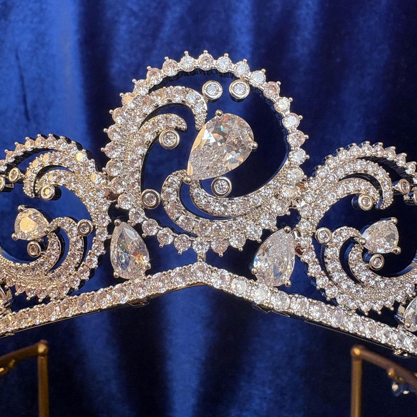 Modern Round Wave Scroll Bridal Tiara Cubic Zirconia American Diamond Wedding Crown Jewels Silver Bridal Headpiece Elegant