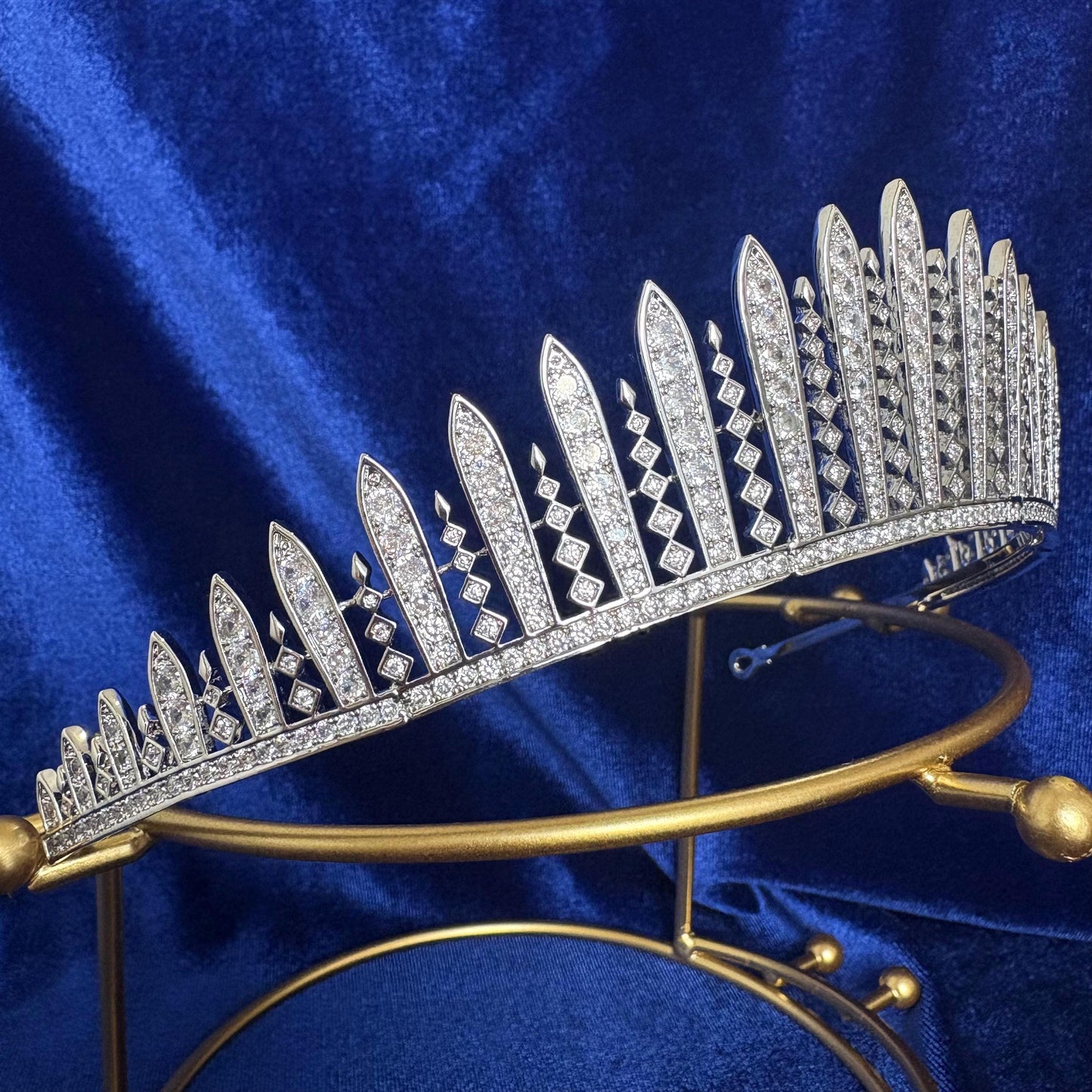 Queen Mary’s Fringe Tiara Queen Elizabeth II Cubic Zirconia Diamond Silver Bridal Wedding Crown Art Deco Classic Luxury British Royal Jewel