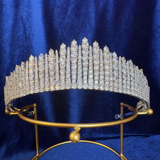 Queen Alexandra&#39;s Diamond Kokoshnik Queen Elizabeth II Tiara