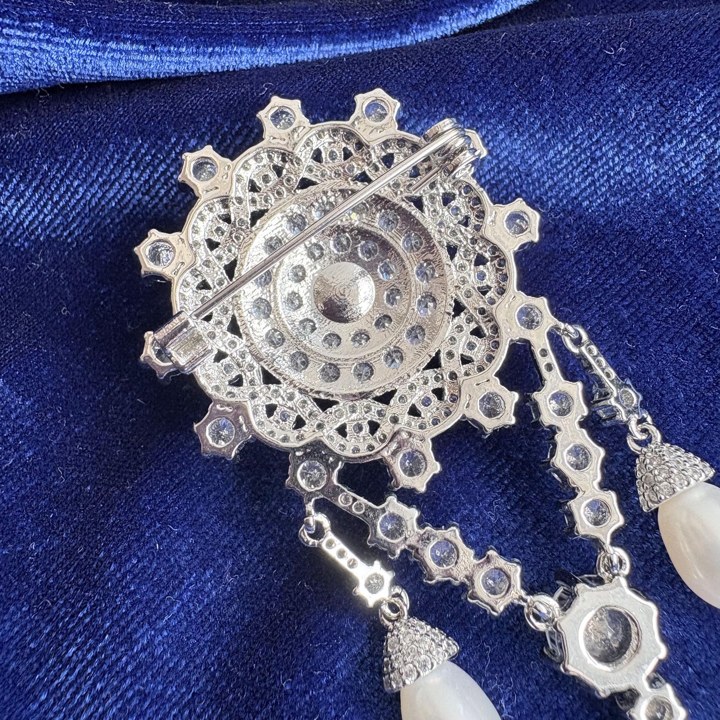 The Teck Corsage Brooch Queen Elizabeth II 5A Cubiz Zirconia drop dangling Freshwater Pearl Pin Silver Royal Replica Jewelry Luxury Handmade