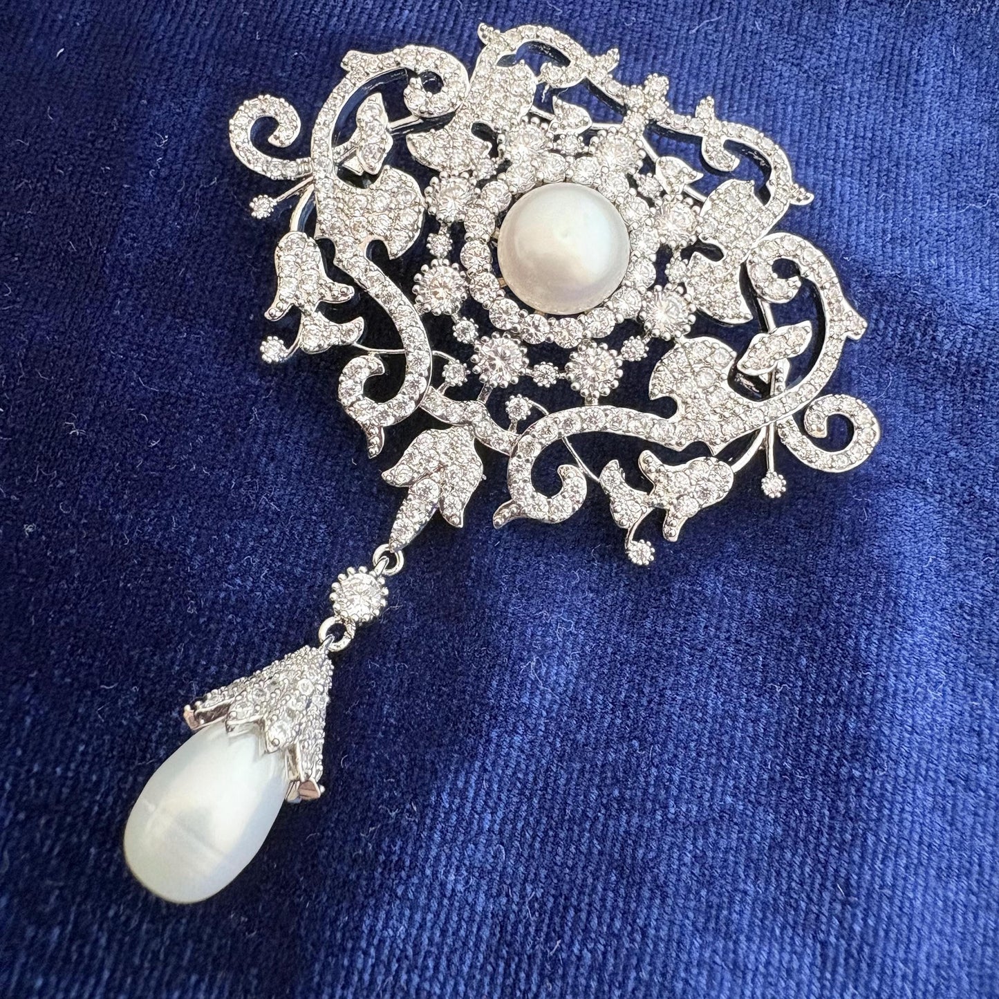 the queen mary&#39;s richmond brooch, handmade with freshwater pearls and cubic zirconia