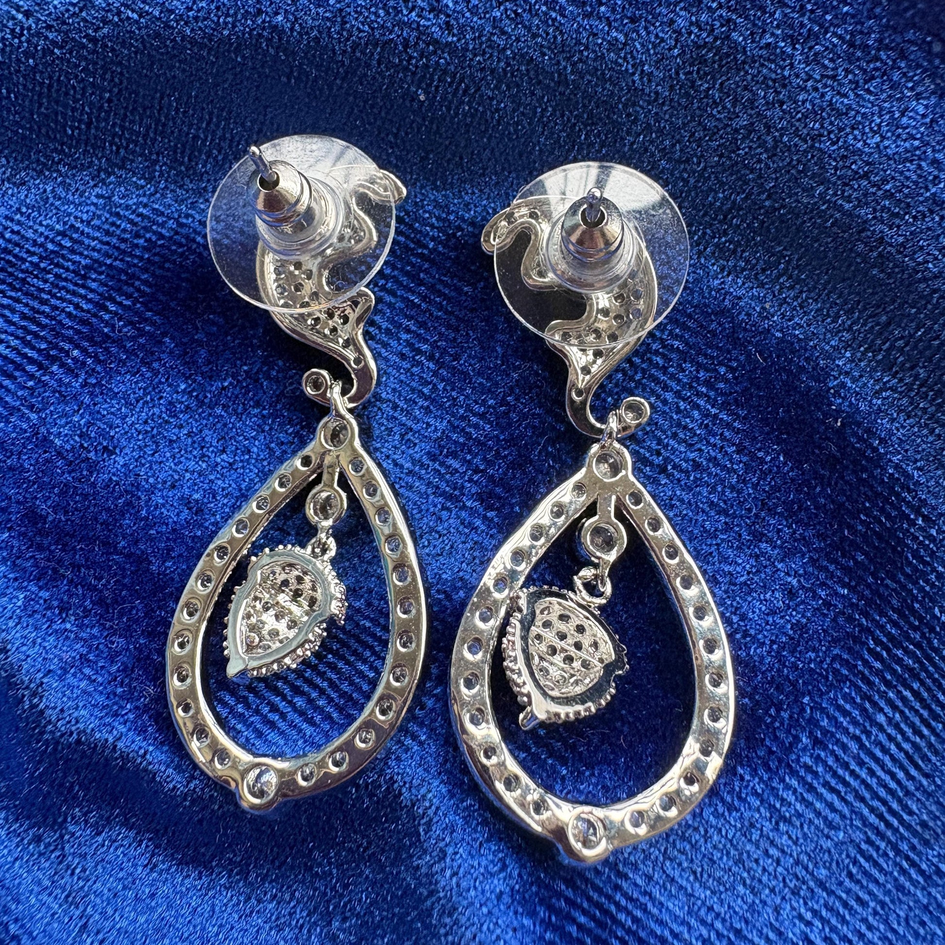 Catherine, Princess of Wales Duchess of Cambridge Wedding Bridal Earrings Silver CZ Zirconia Dangle Drop Luxury Royal Jewelry Classic