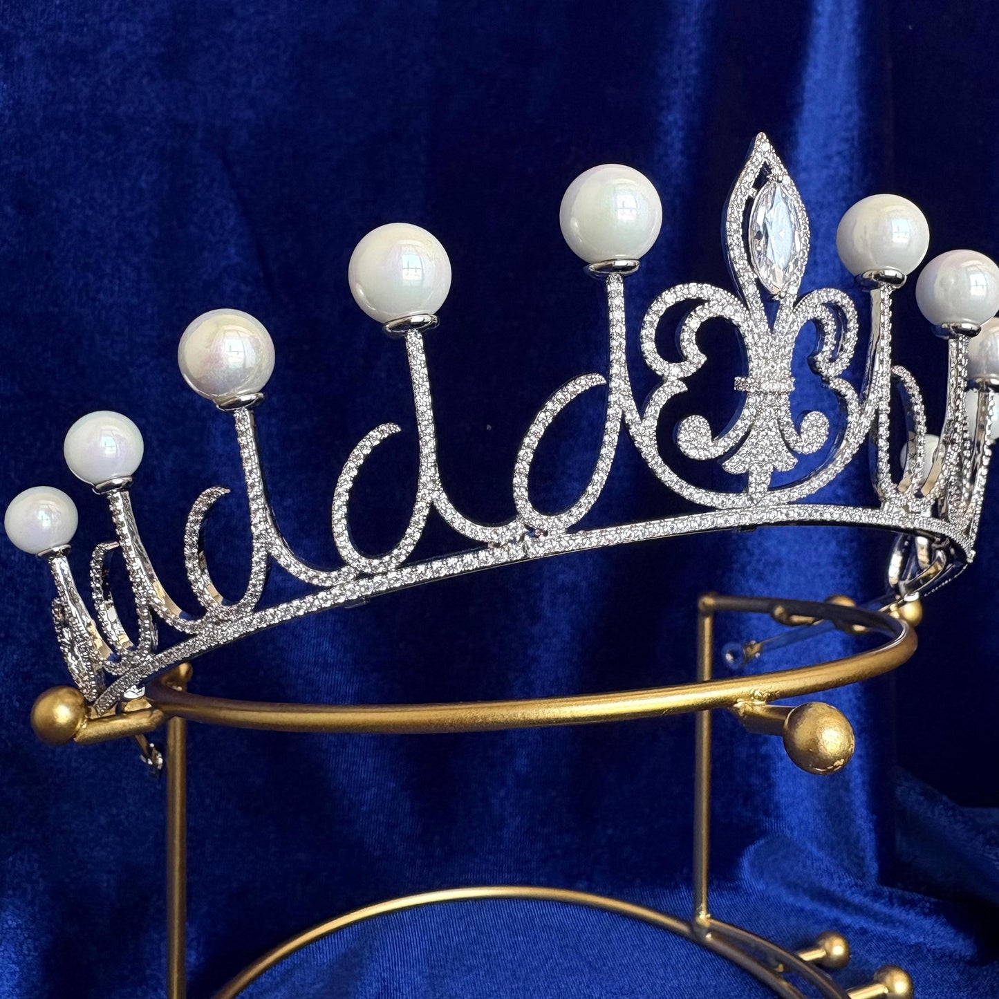 Queen Letizia of Spain Pearl Fleur de Lys Tiara Royal Jewelry Cubic Zirconia Diamond Bridal Wedding Crown Silver Classic Baroque Headpiece