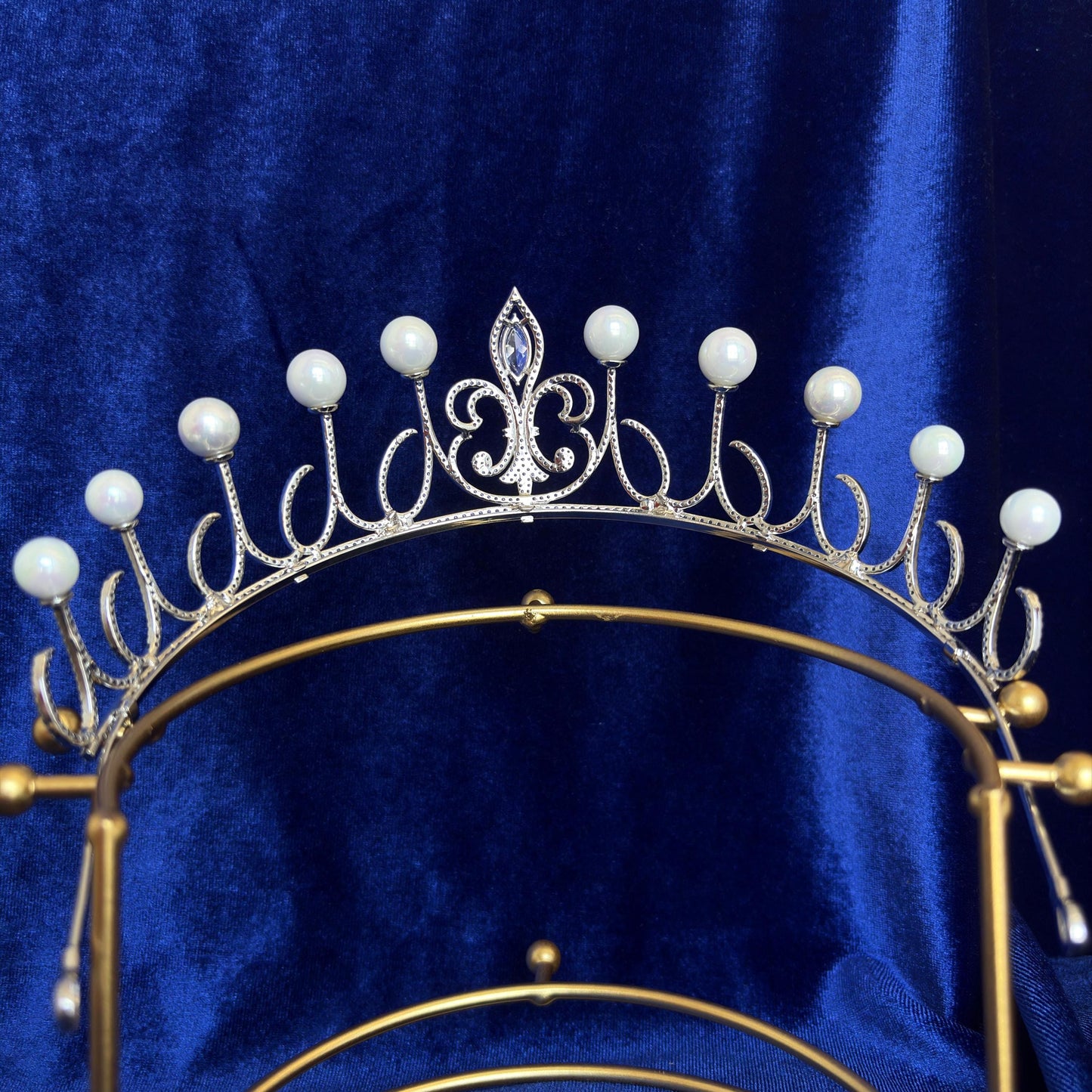 Queen Letizia of Spain Pearl Fleur de Lys Tiara Royal Jewelry Cubic Zirconia Diamond Bridal Wedding Crown Silver Classic Baroque Headpiece