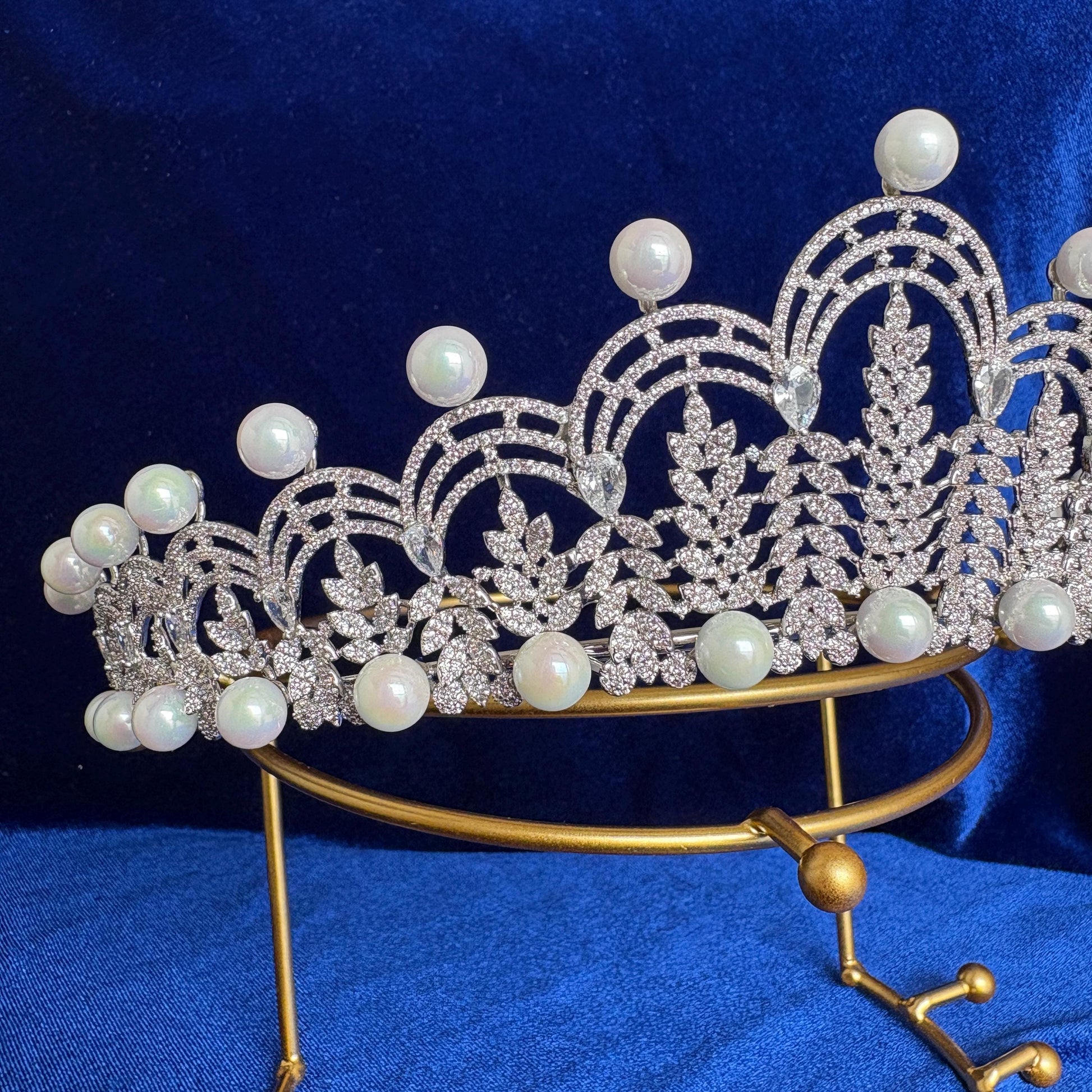 Classic Pearl Wedding Tiara Bridal Luxury Crown Vintage Queen Style Elegant Bridal Headpiece Luxury CZ Handcrafted Victorian Diadem