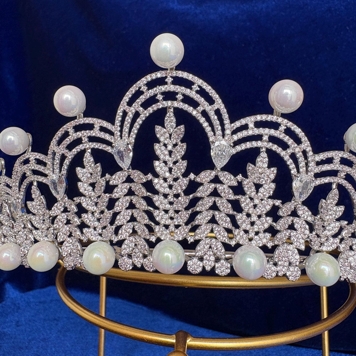 Classic Pearl Wedding Tiara Bridal Luxury Crown Vintage Queen Style Elegant Bridal Headpiece Luxury CZ Handcrafted Victorian Diadem