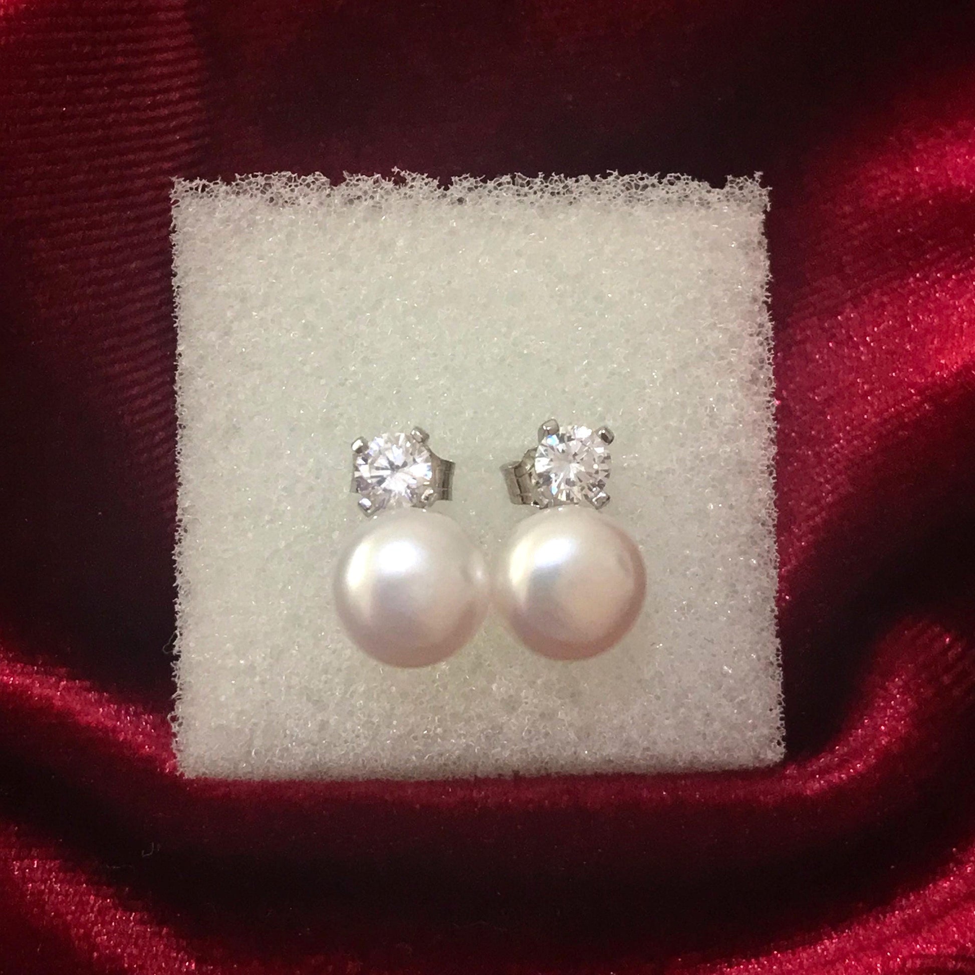 The Ladies of Devonshire Earrings Daily Pearl Earrings of HM Queen Elizabeth II Premium Quality Moissanite & Fresh Water Pearl British Royal