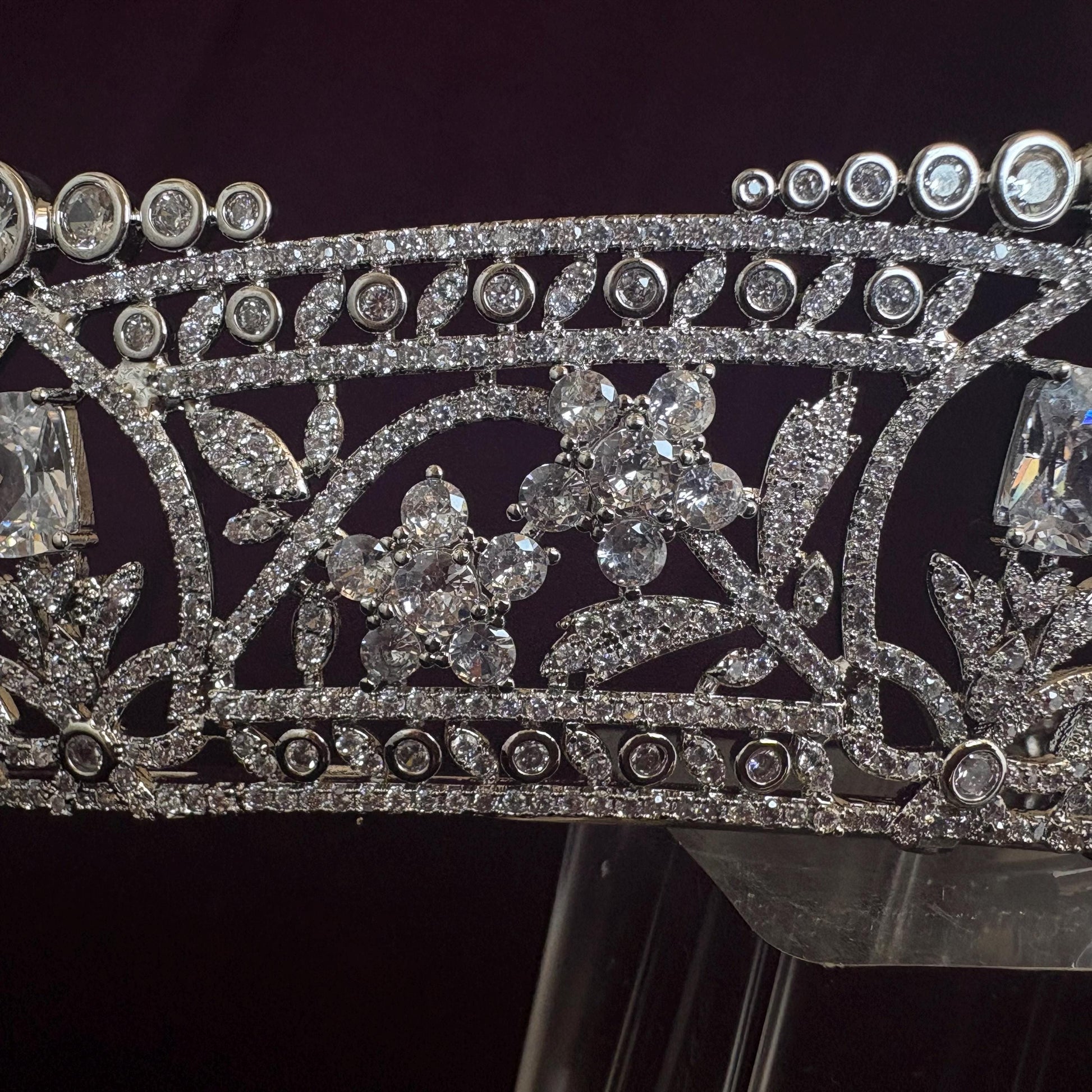 Handmade Vintage Style Wedding Tiara – Full Cubic Zirconia Floral Delicate Bridal Crown – Elegant Royal Headpiece – Classic Timeless Luxury