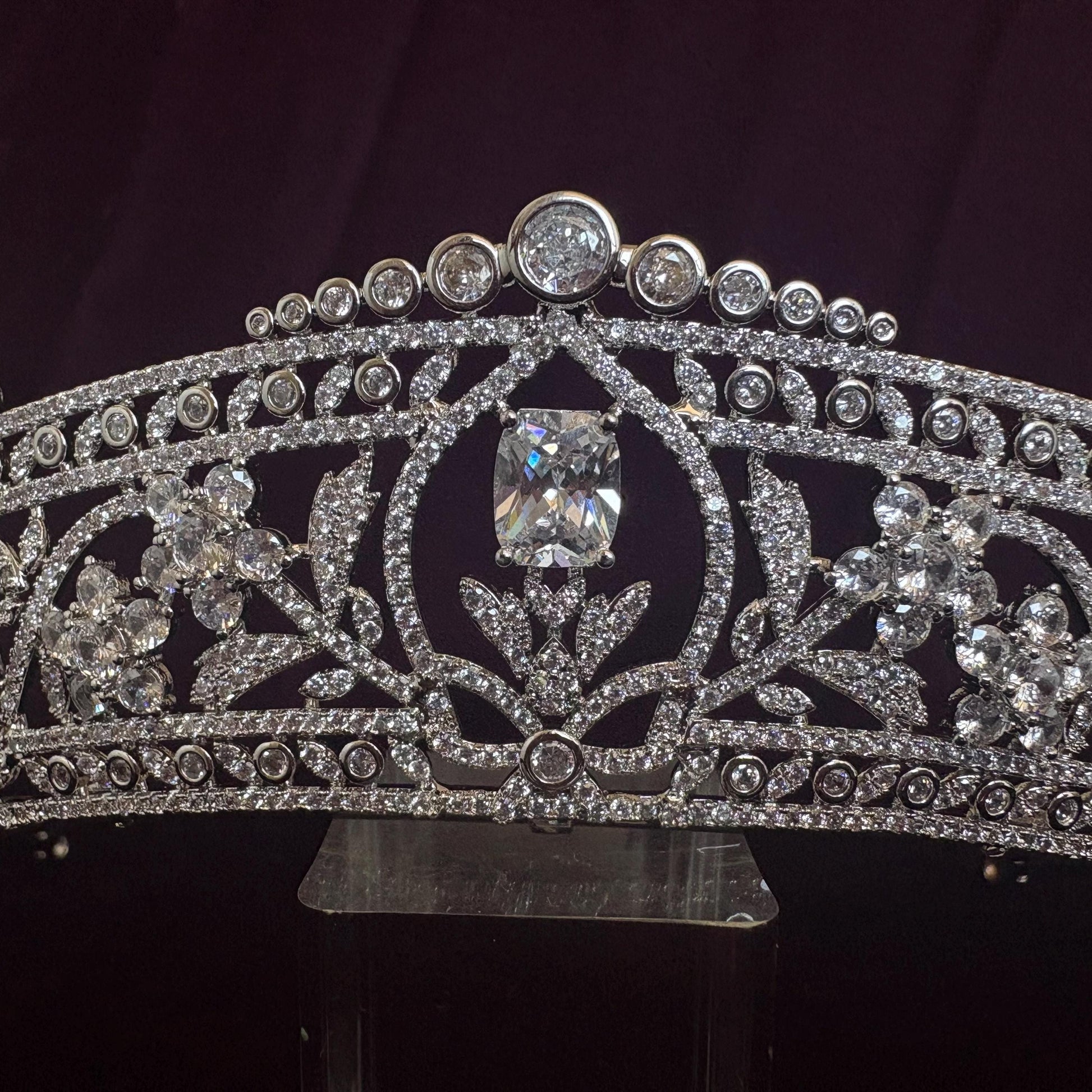 Handmade Vintage Style Wedding Tiara – Full Cubic Zirconia Floral Delicate Bridal Crown – Elegant Royal Headpiece – Classic Timeless Luxury