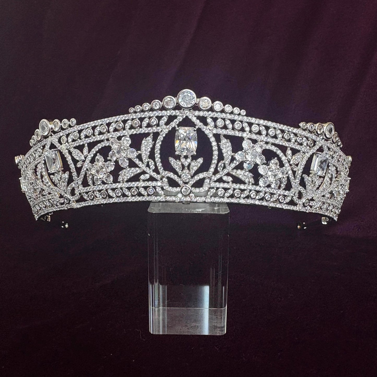 Handmade Vintage Style Wedding Tiara – Full Cubic Zirconia Floral Delicate Bridal Crown – Elegant Royal Headpiece – Classic Timeless Luxury