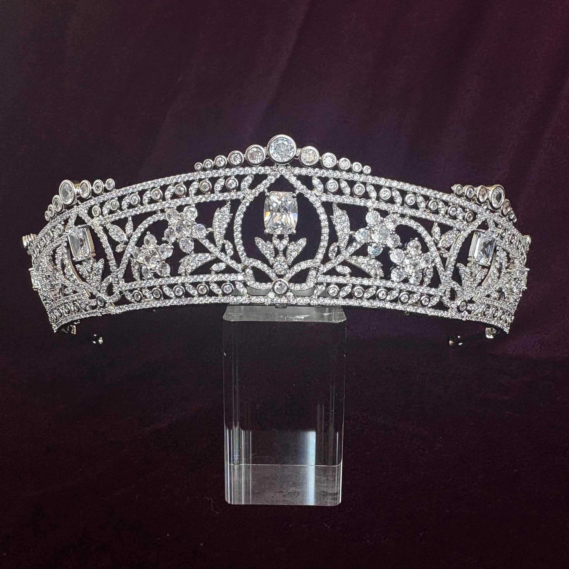 Handmade Vintage Style Wedding Tiara – Full Cubic Zirconia Floral Delicate Bridal Crown – Elegant Royal Headpiece – Classic Timeless Luxury