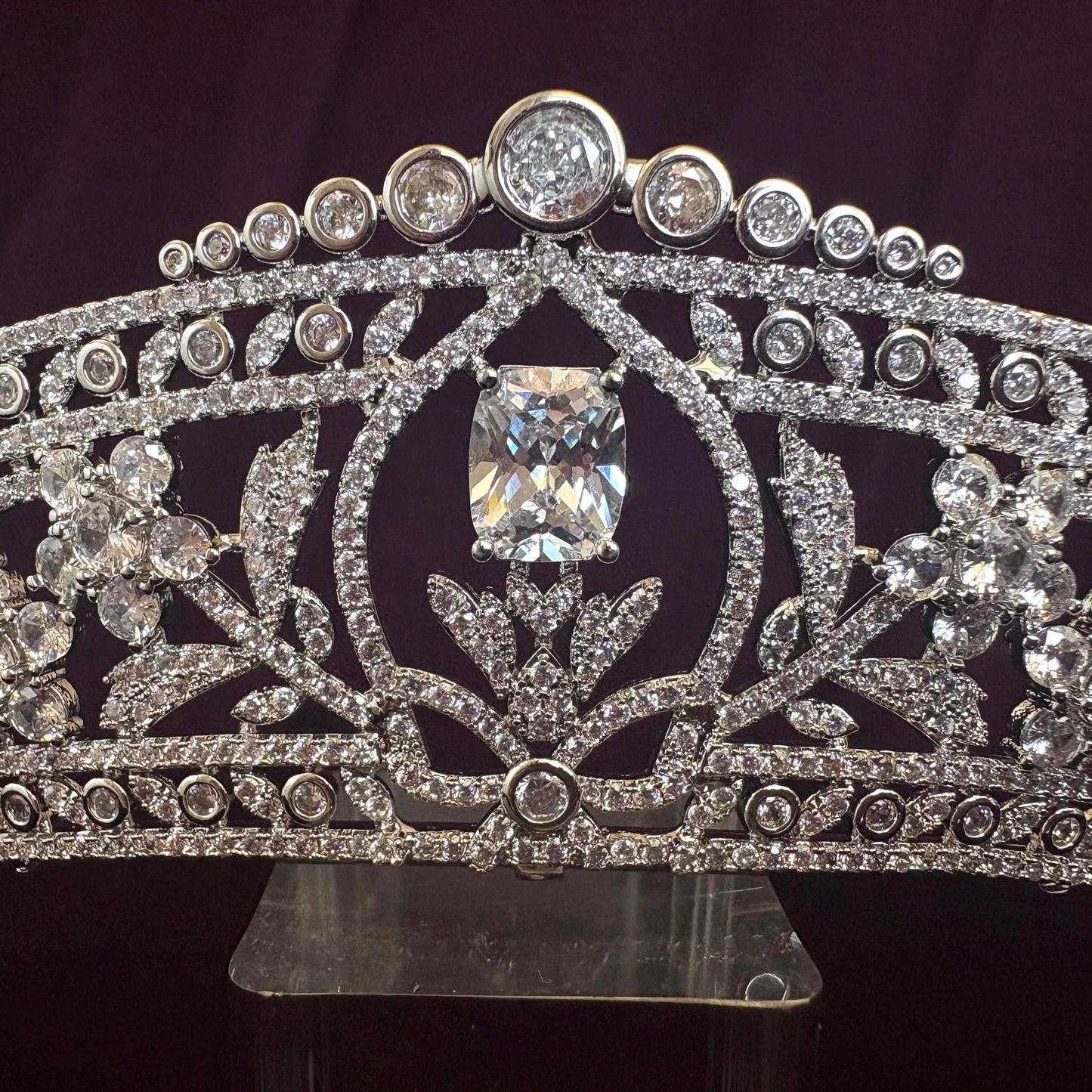 Handmade Vintage Style Wedding Tiara – Full Cubic Zirconia Floral Delicate Bridal Crown – Elegant Royal Headpiece – Classic Timeless Luxury