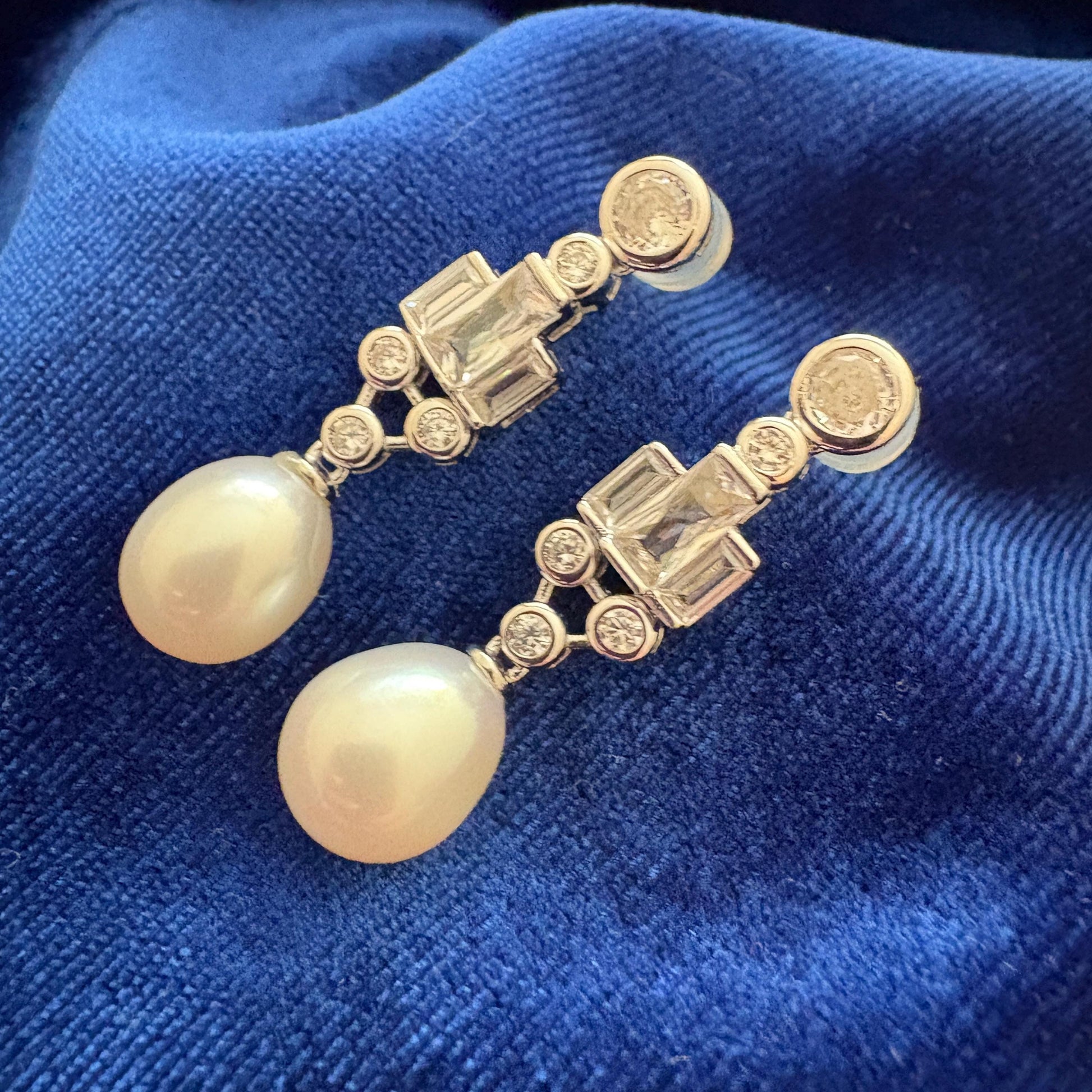 Drop Pearl Daily Delicate Earrings Cubic Zirconia Statement 925 Sterling Silver 1920s Elegant Great Gatsby Oldmoney Classic Style Studs