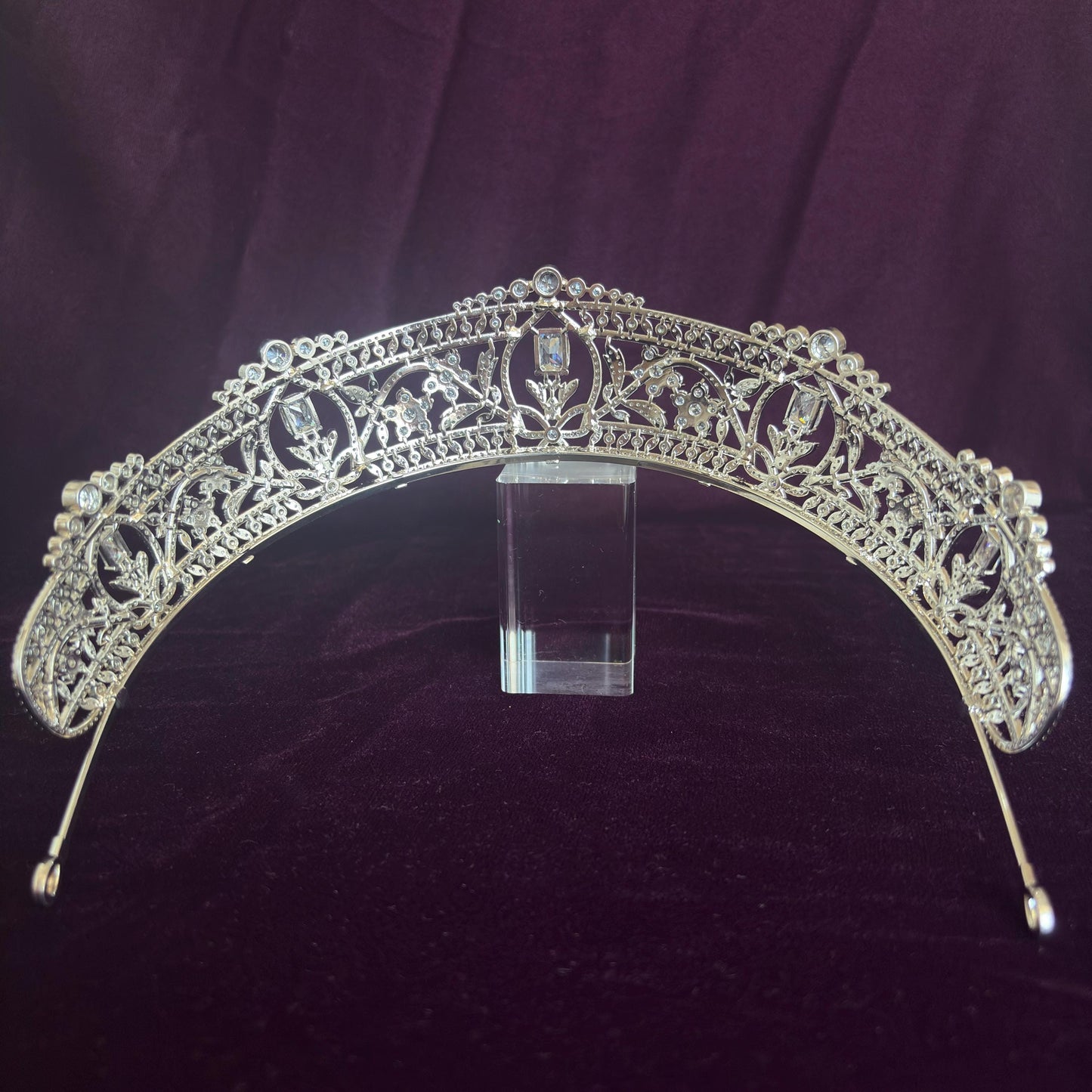 Handmade Vintage Style Wedding Tiara – Full Cubic Zirconia Floral Delicate Bridal Crown – Elegant Royal Headpiece – Classic Timeless Luxury