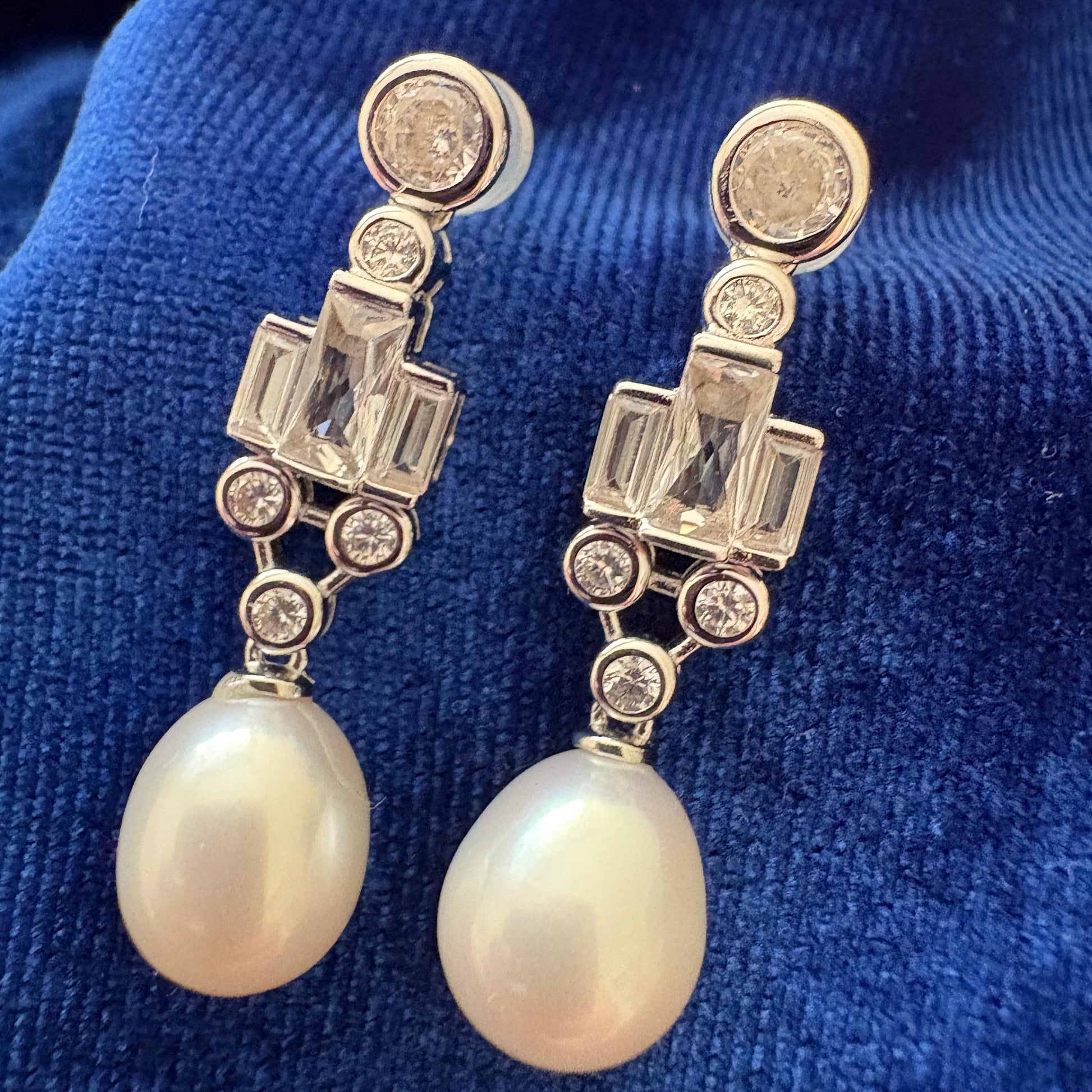 Drop Pearl Daily Delicate Earrings Cubic Zirconia Statement 925 Sterling Silver 1920s Elegant Great Gatsby Oldmoney Classic Style Studs