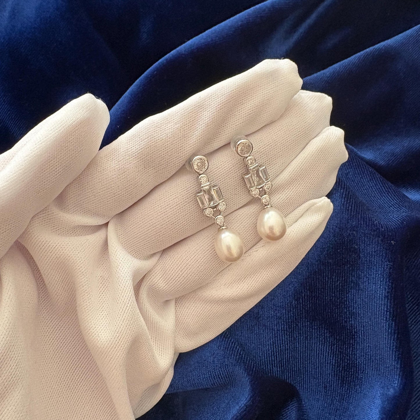 Drop Pearl Daily Delicate Earrings Cubic Zirconia Statement 925 Sterling Silver 1920s Elegant Great Gatsby Oldmoney Classic Style Studs