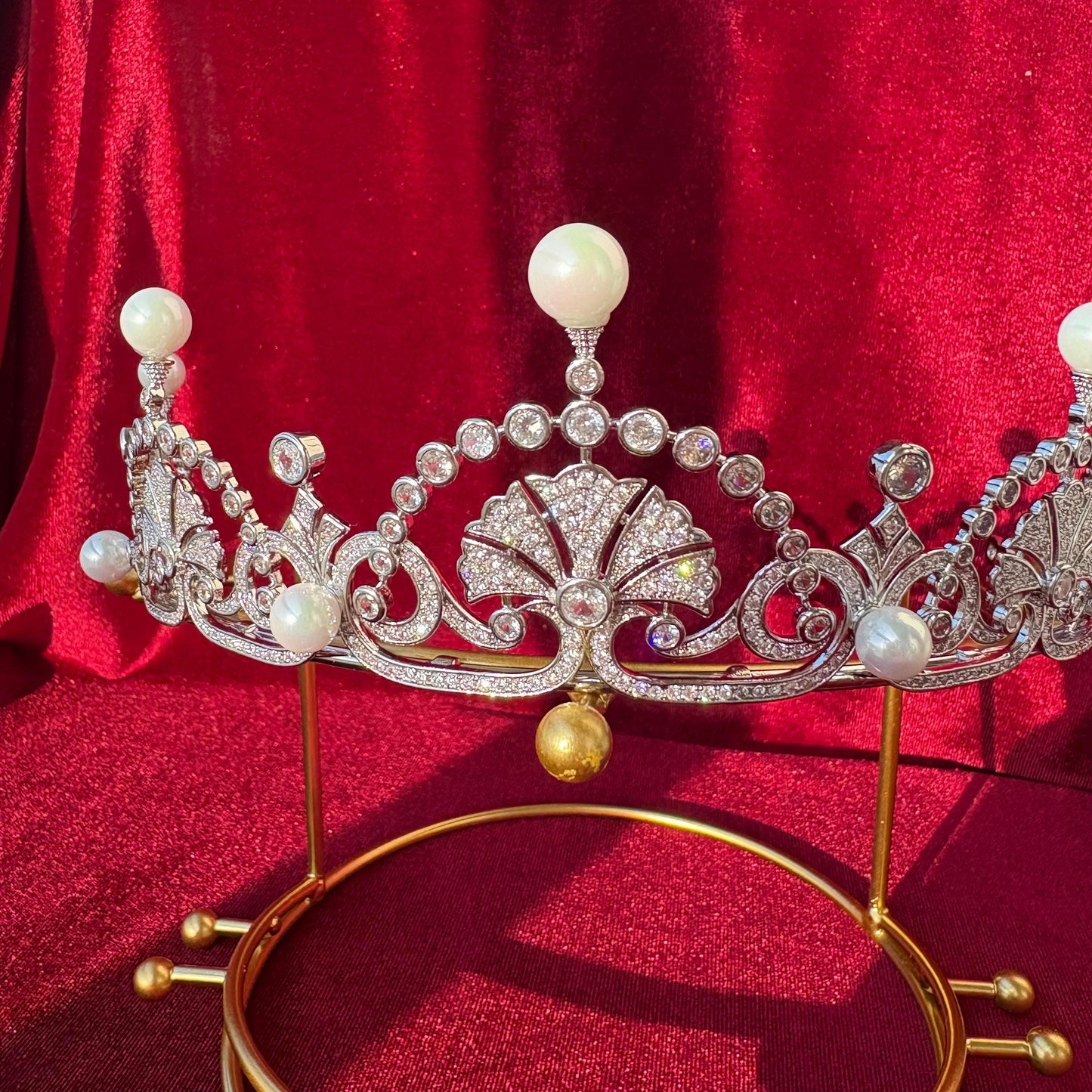 Bridal Pearl Tiara Shell Motif Luxury Wedding Crown Crown Art Nouveau Headpiece for Bride Elegant Vintage CZ Diamond Dainty Princess Tiara