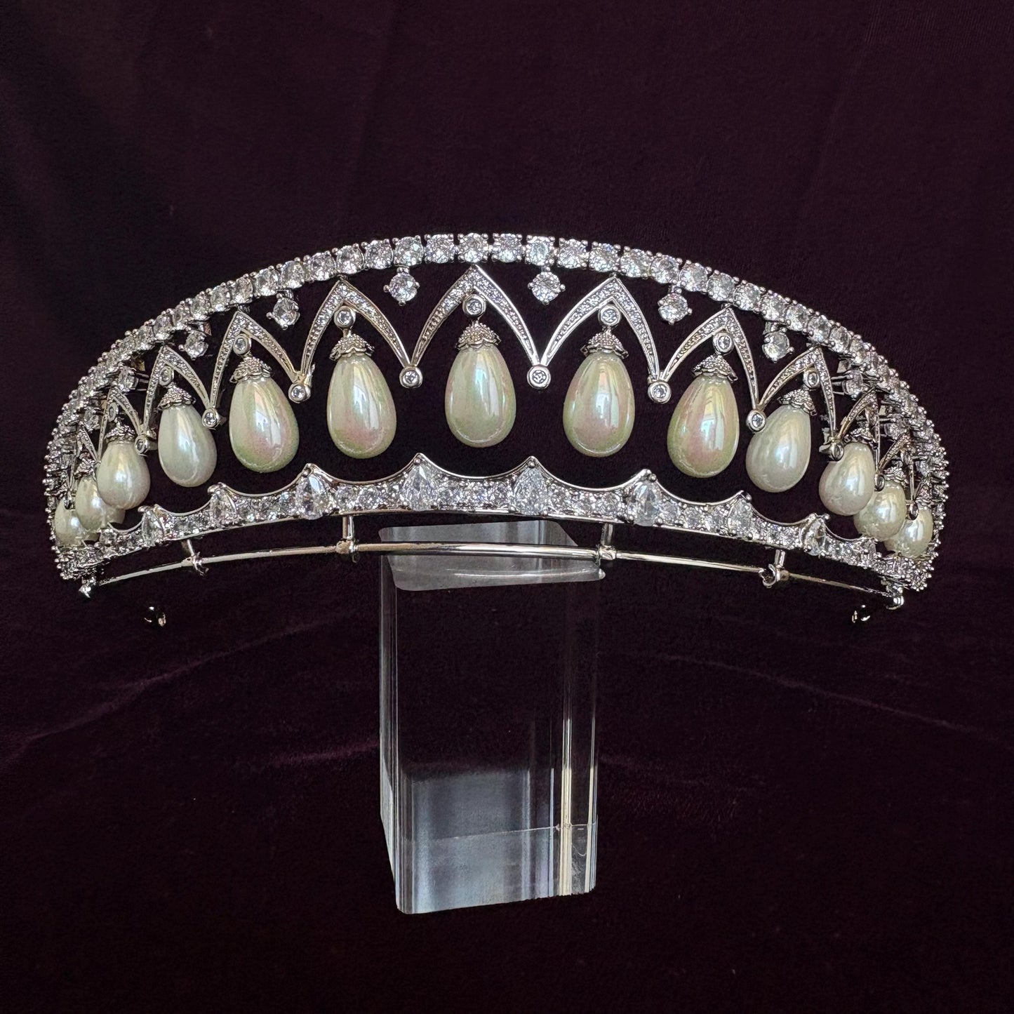 Bridal Pearl Tiara Classic Luxury Wedding Crown Baroque Dangling Drop Pearl Diadem for Bride Baroque Style Crown