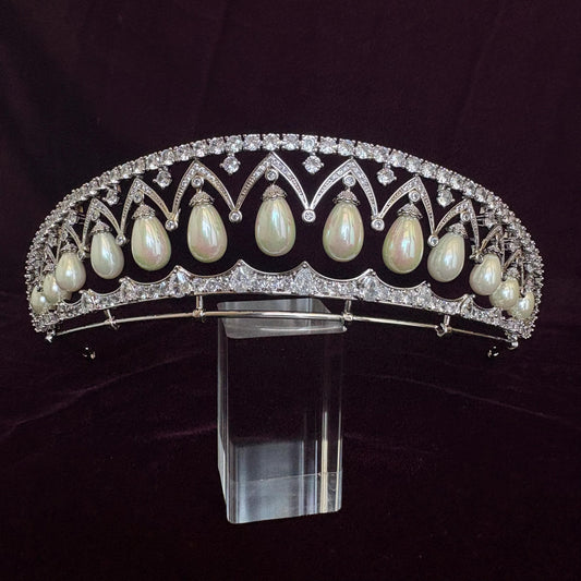 Bridal Pearl Tiara Classic Luxury Wedding Crown Baroque Dangling Drop Pearl Diadem for Bride Baroque Style Crown