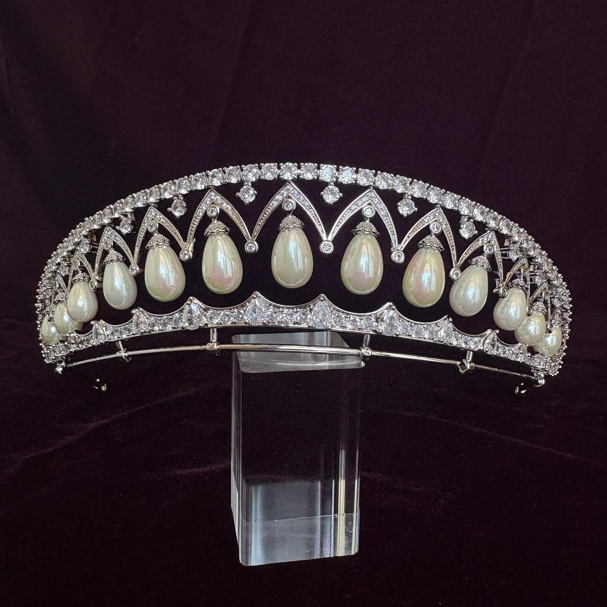 Bridal Pearl Tiara Classic Luxury Wedding Crown Baroque Dangling Drop Pearl Diadem for Bride Baroque Style Crown